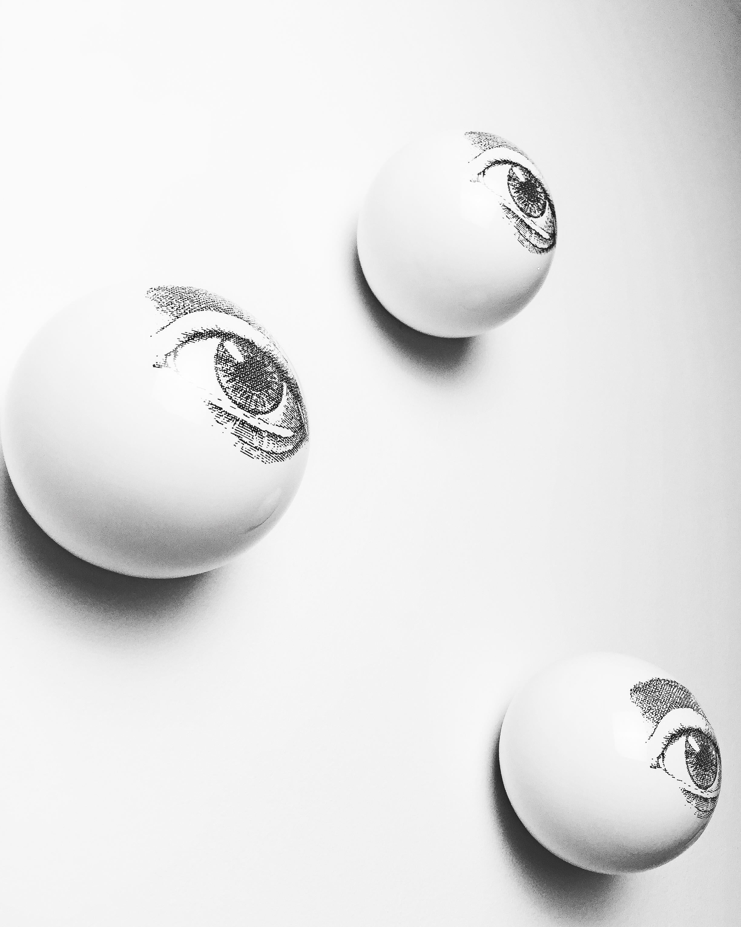 Contemporary Glossy White Stoneware Wall Ornament, Minimalist Design, EYE_10 In New Condition For Sale In Köln, DE
