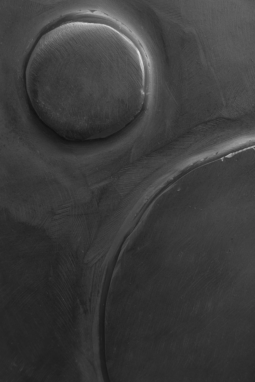 Wall Round Mirror Modern Contemporary Blackened Steel Palladium Leaf Ocean Pearl For Sale 1
