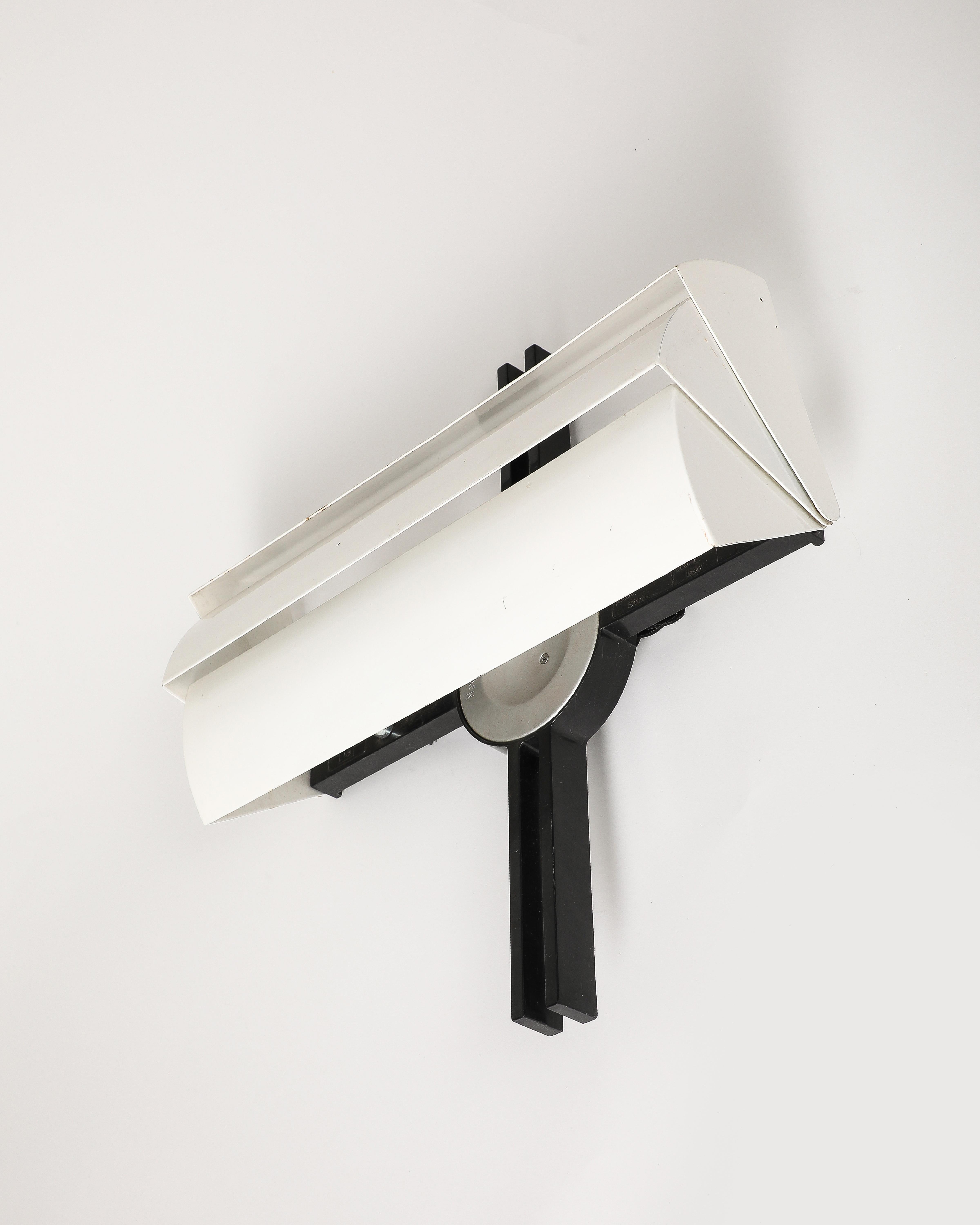 Wall Sconce by Ernesto Gismondi for Artemide, Italy, c. 1980 For Sale 6