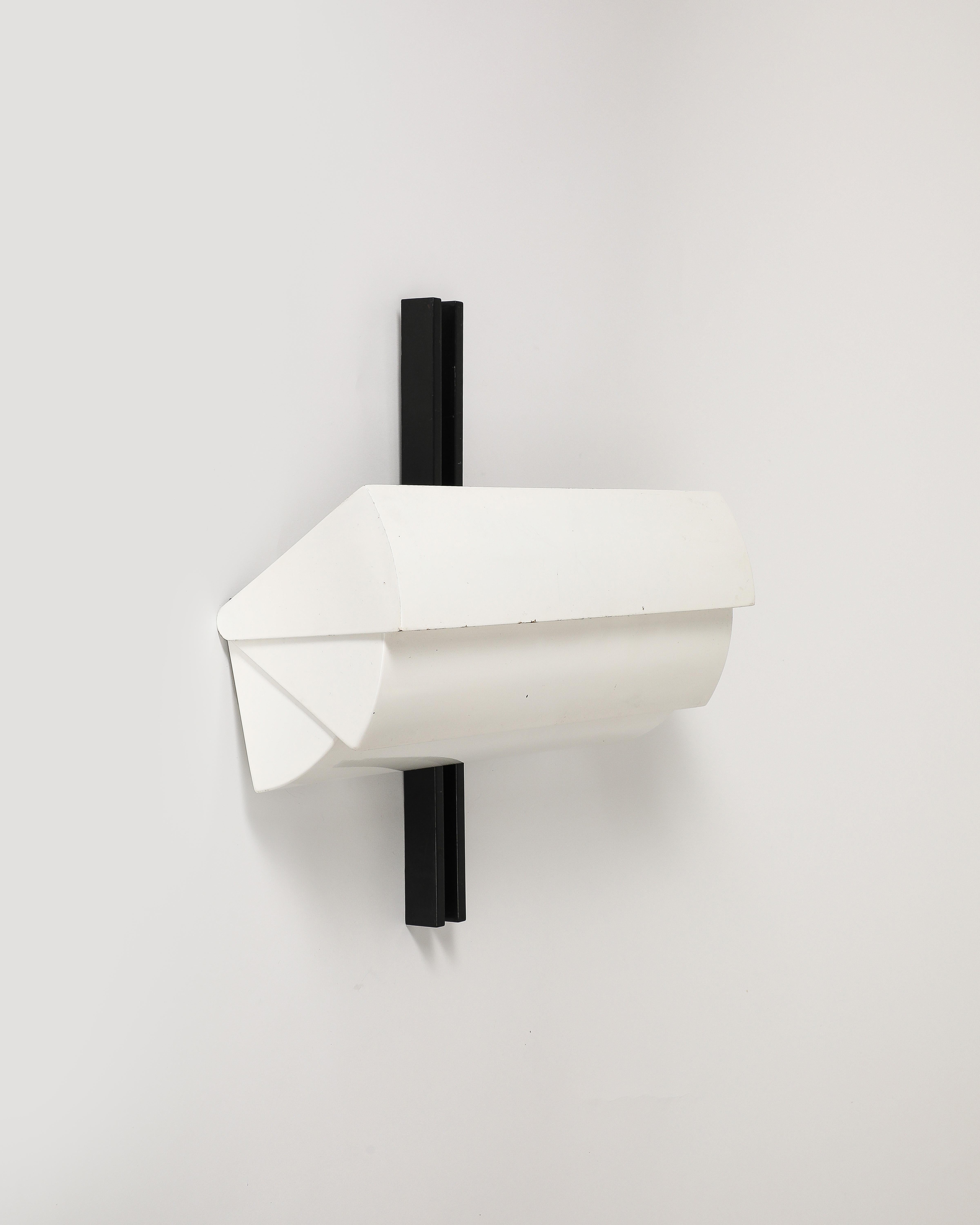 Metal Wall Sconce by Ernesto Gismondi for Artemide, Italy, c. 1980 For Sale