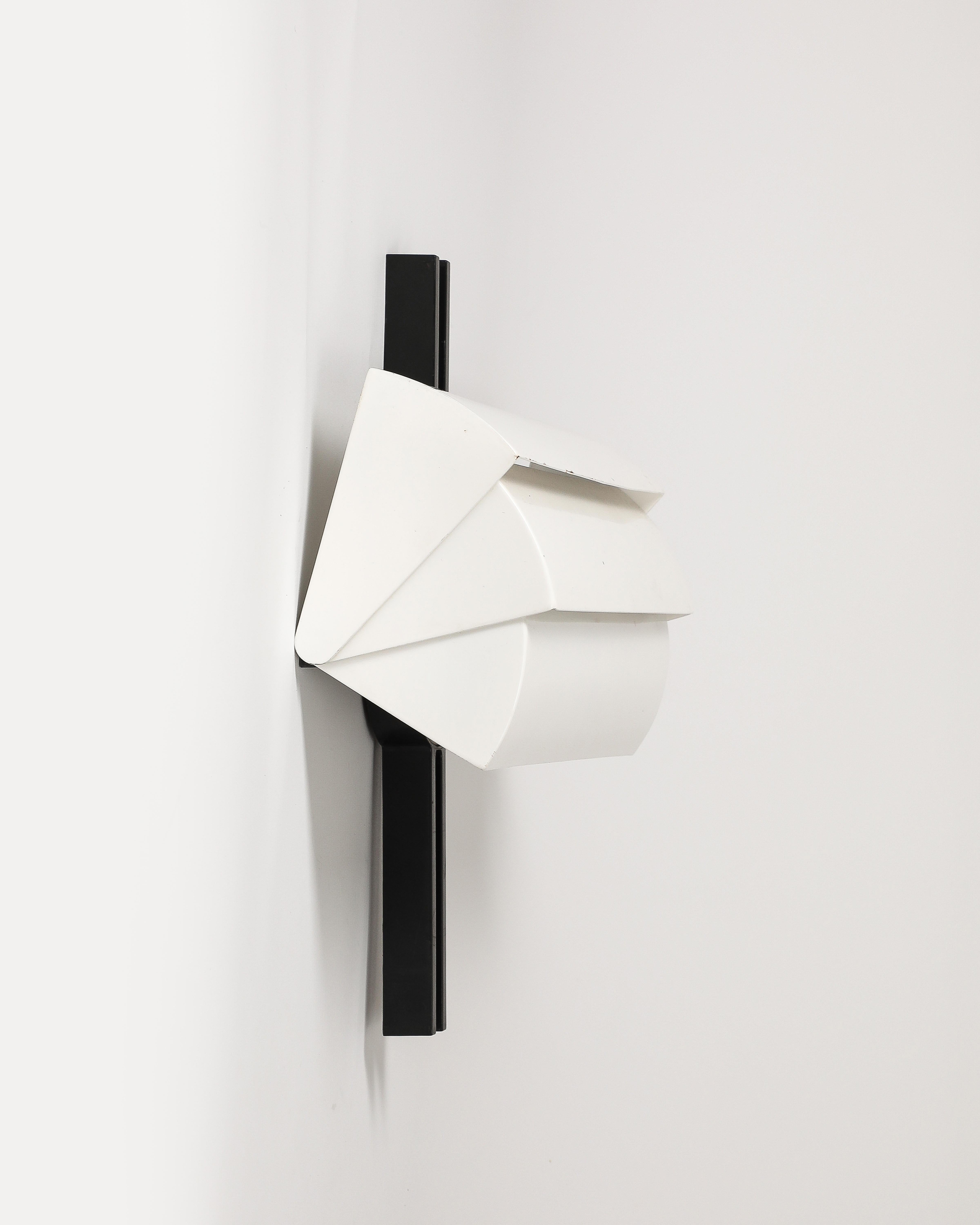 Wall Sconce by Ernesto Gismondi for Artemide, Italy, c. 1980 For Sale 2