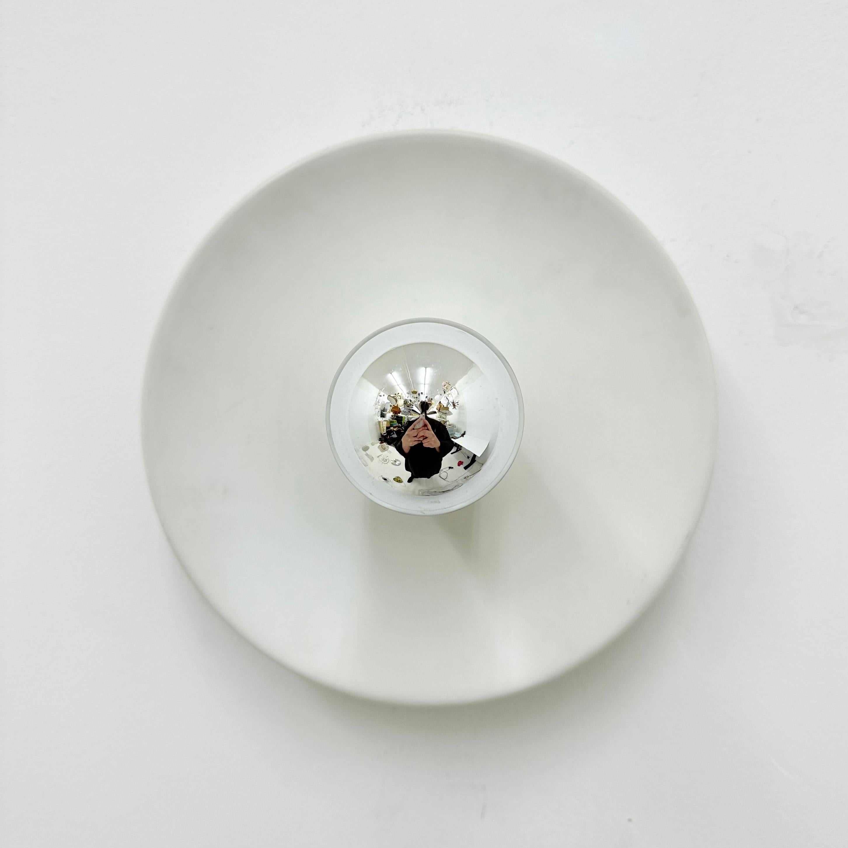 Wandleuchter Scheibe von zugeschrieben Charlotte Perriand für Les Arcs , 1970er Jahre im Angebot 1