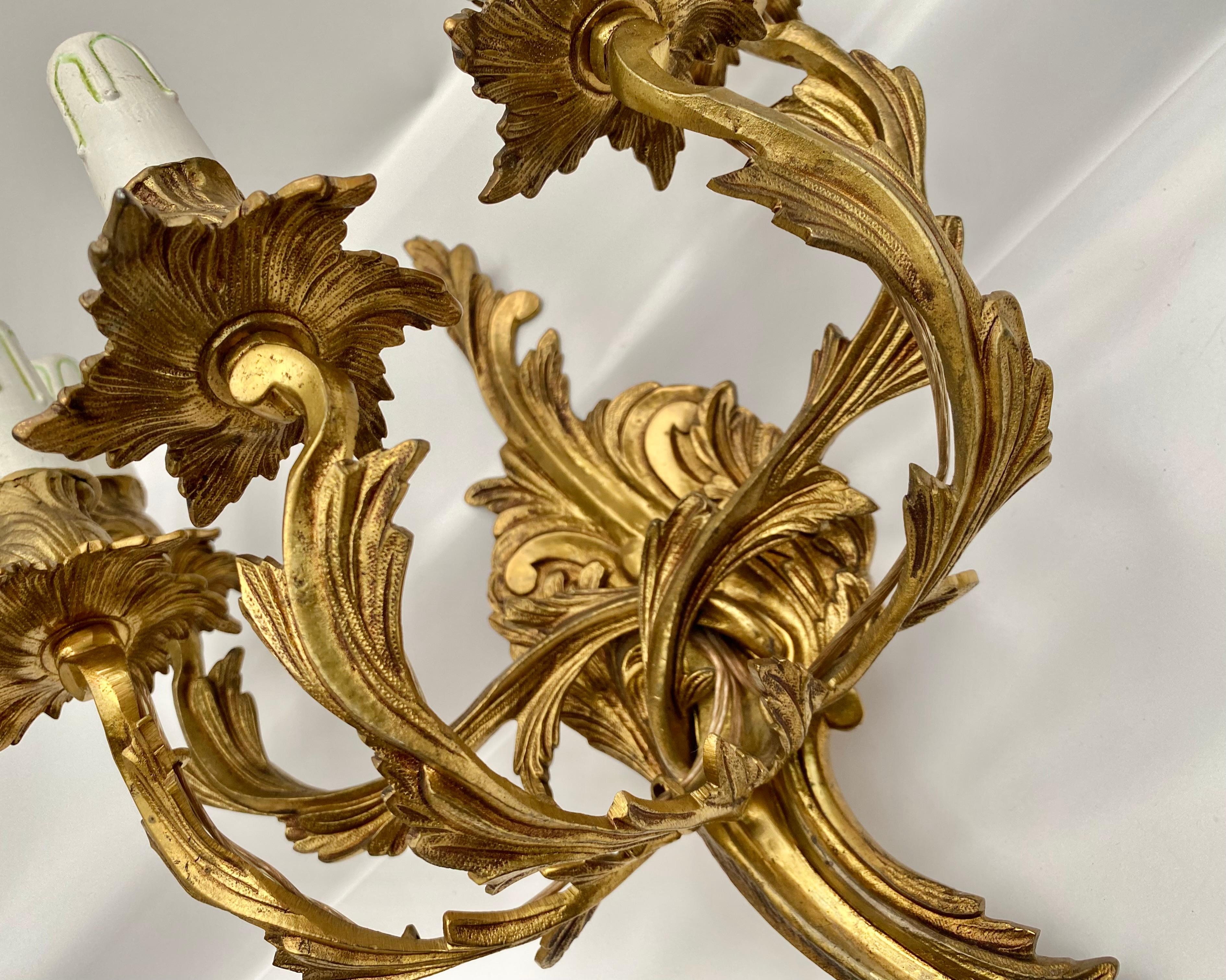 Bronze Applique murale Rococo à 5 lumières en bronze en vente
