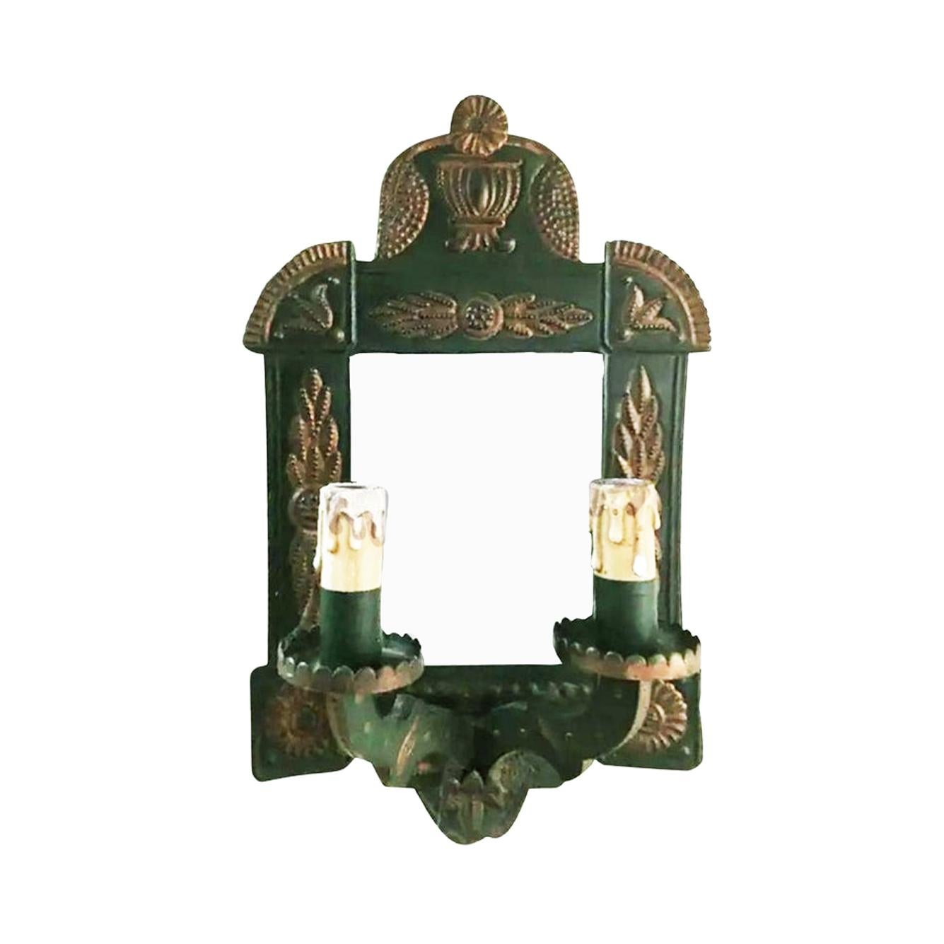 Espagnol Appliques murales Miroir original en fer-blanc Avec éclairage  Miroir mural en vente