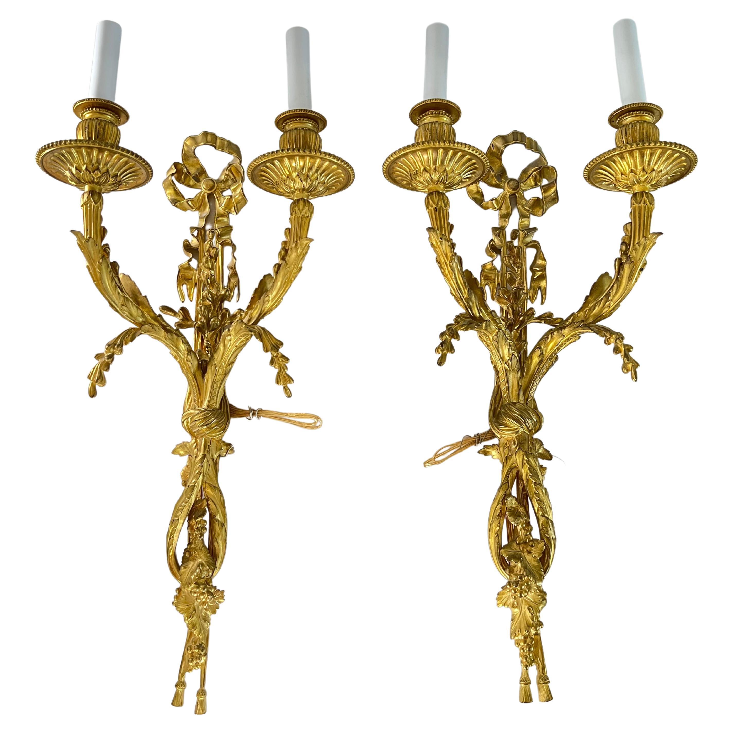 Wall Sconces Pair Mid-19th Century French Louis XVI Bronze Doré For Sale 5