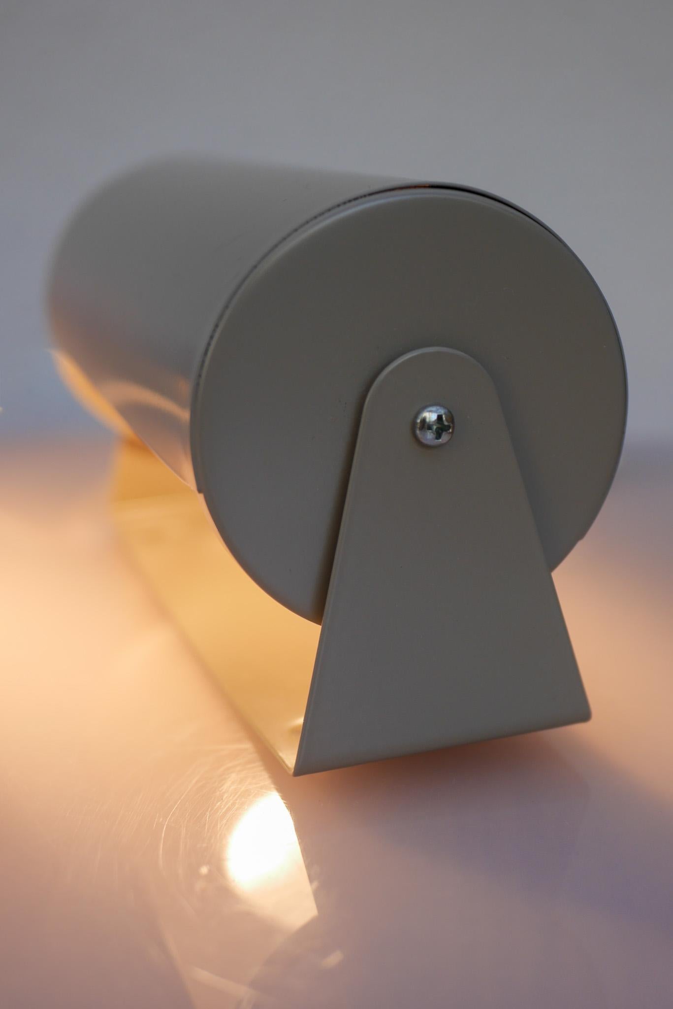 Apliques de pared, un par de apliques escandinavos vintage de Ikea de los años 90 conocidos como Lod Metal en venta