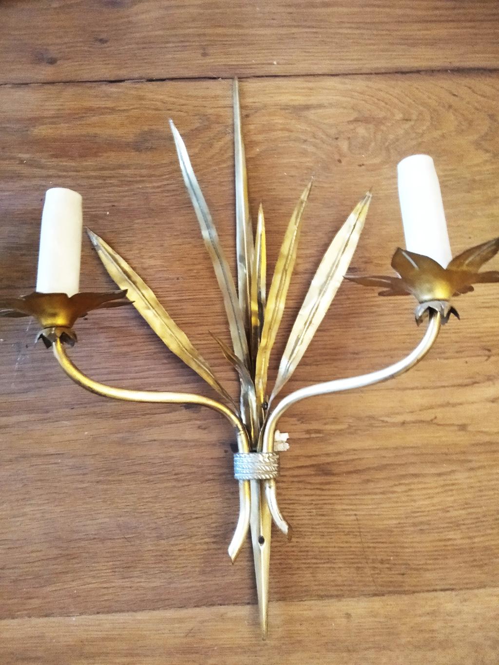 Wall Sconces Brass Golden Leves, Midcentury 'Lot of Two' For Sale 2