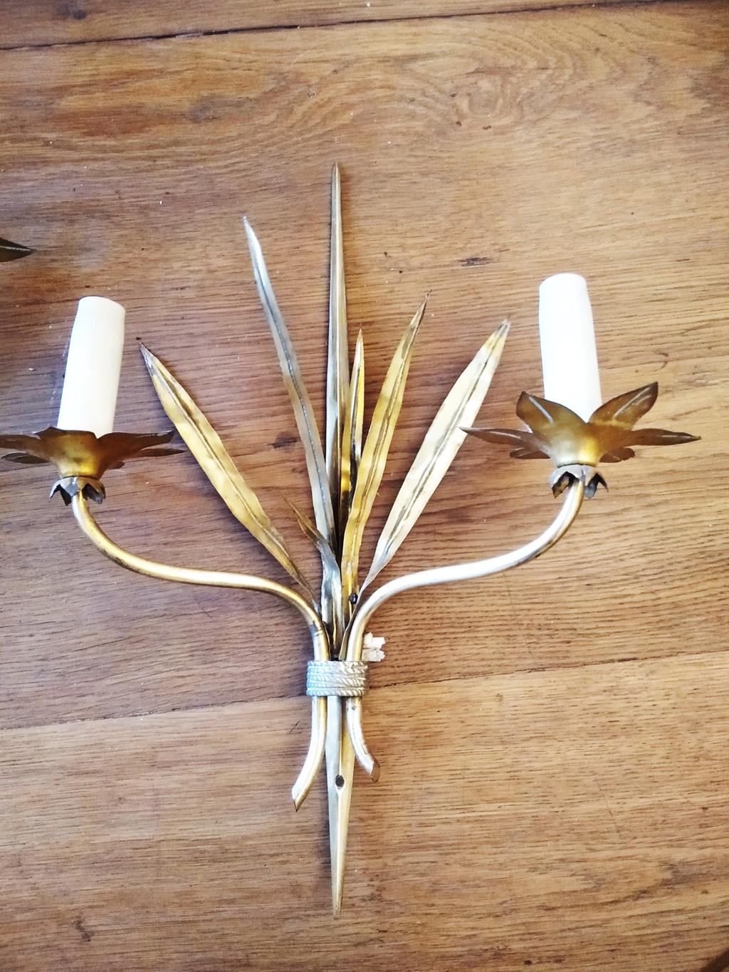 Wall Sconces Brass Golden Leves, Midcentury 'Lot of Two' For Sale 3