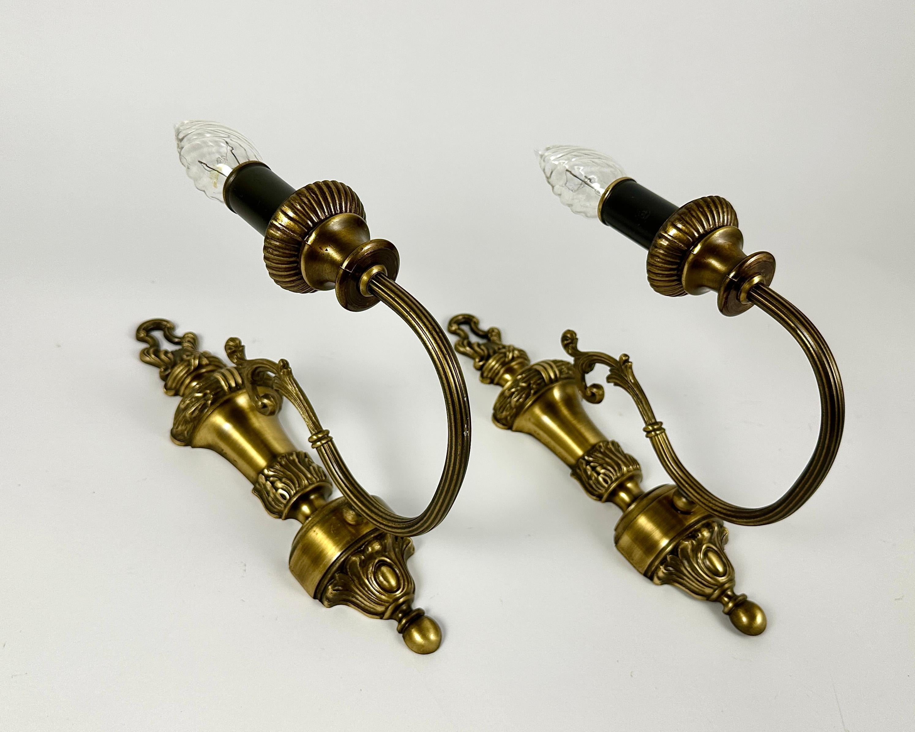 Apliques De Pared De Estilo Clásico Doble Brazo en Bronce Vintage Set 2 en Excelente estado para la venta en Bastogne, BE