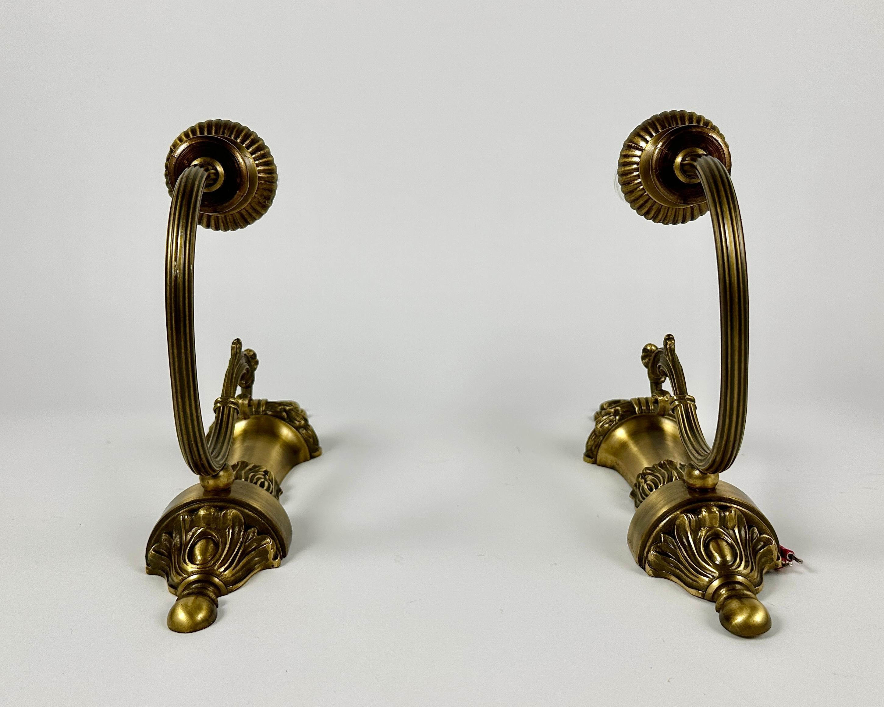 Apliques De Pared De Estilo Clásico Doble Brazo en Bronce Vintage Set 2 siglo XX en venta