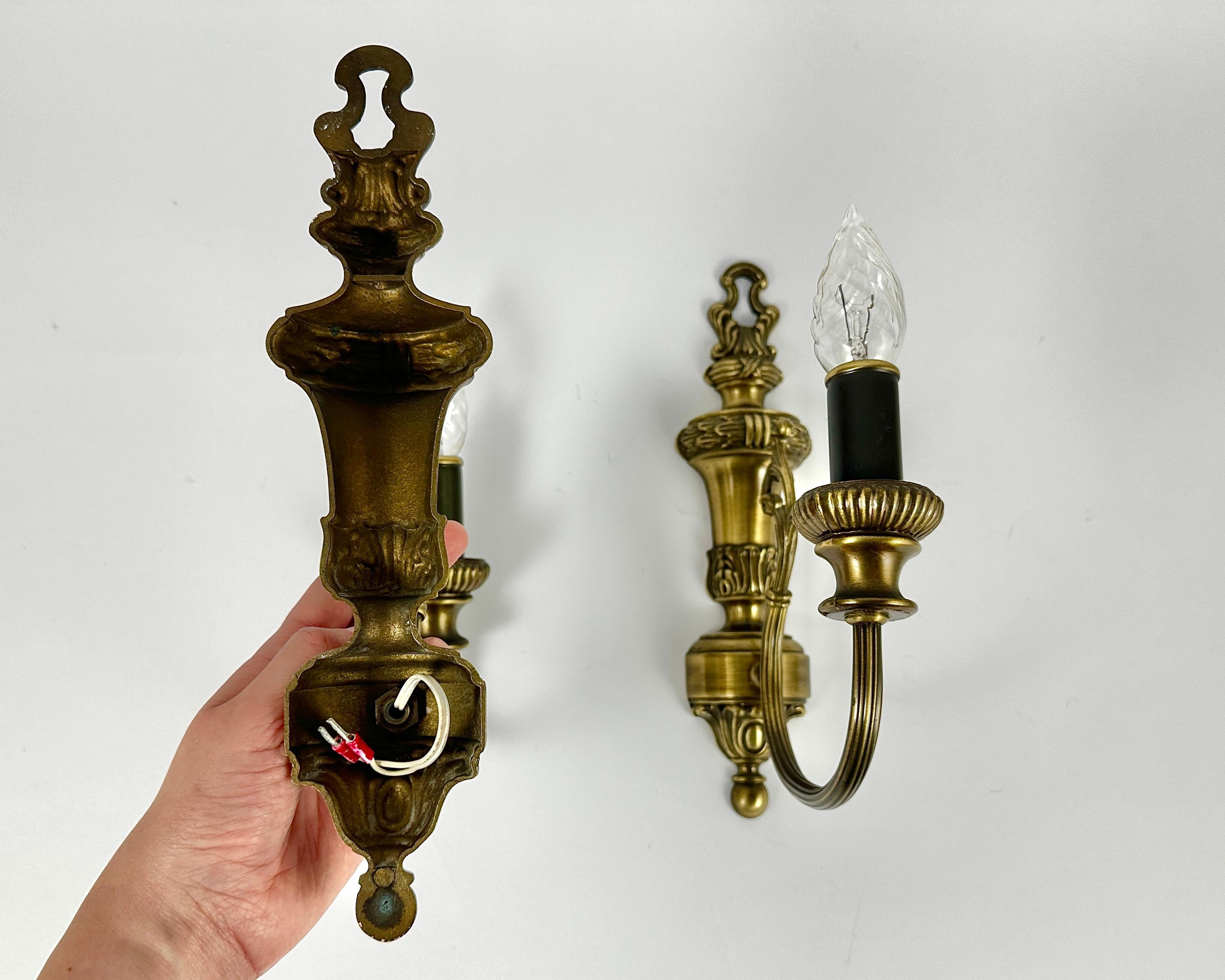 Apliques De Pared De Estilo Clásico Doble Brazo en Bronce Vintage Set 2 en venta 1