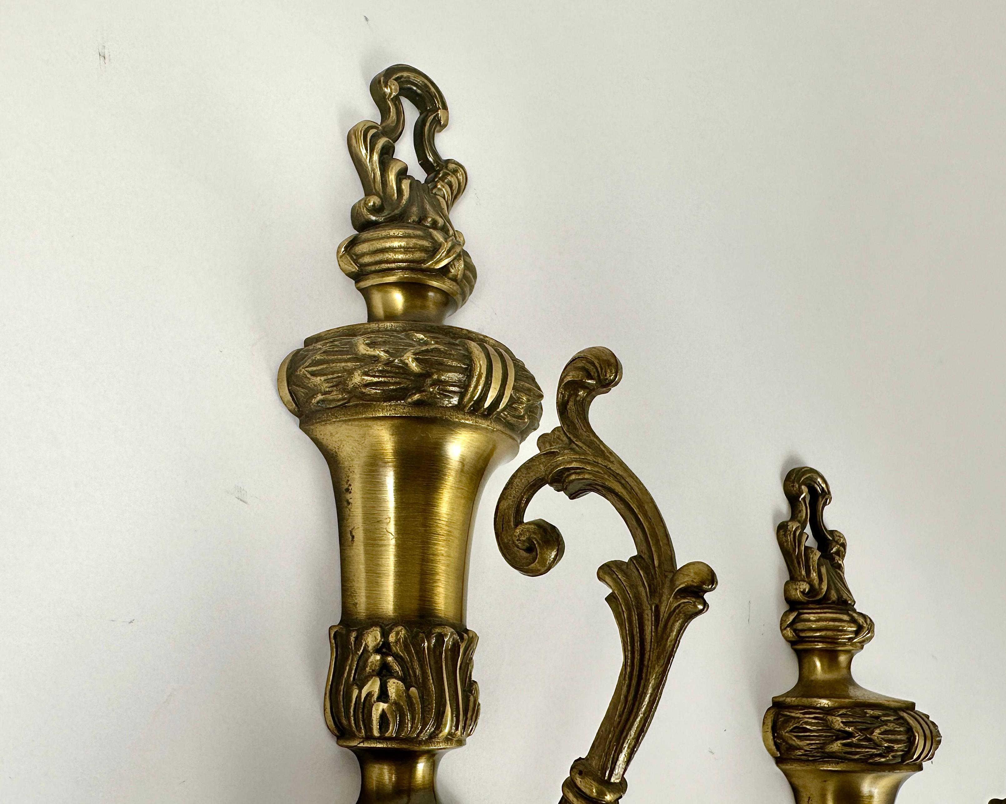 Apliques De Pared De Estilo Clásico Doble Brazo en Bronce Vintage Set 2 en venta 2