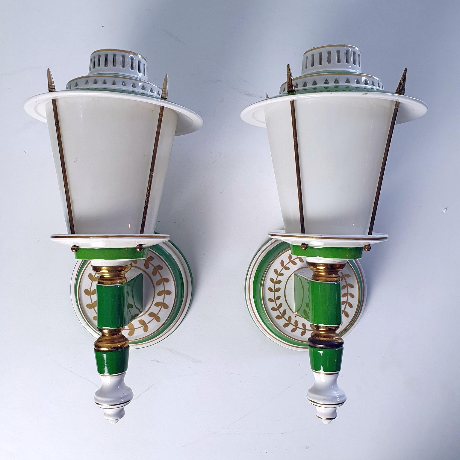 Belle Époque Wall Sconces in Porcelain Guiled Age Style For Sale