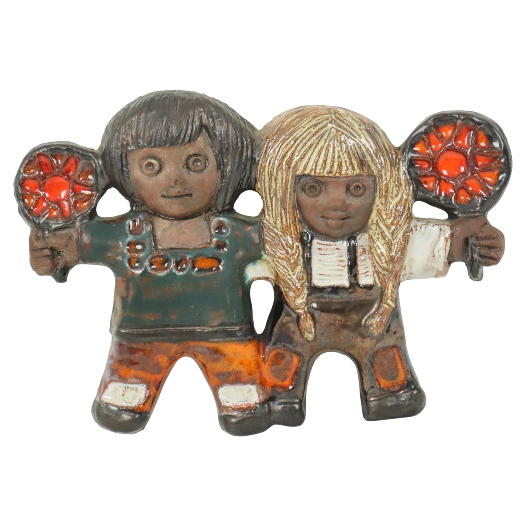 Wall sculpture Children Elisabeth Vandeweghe Perignem 30cm For Sale