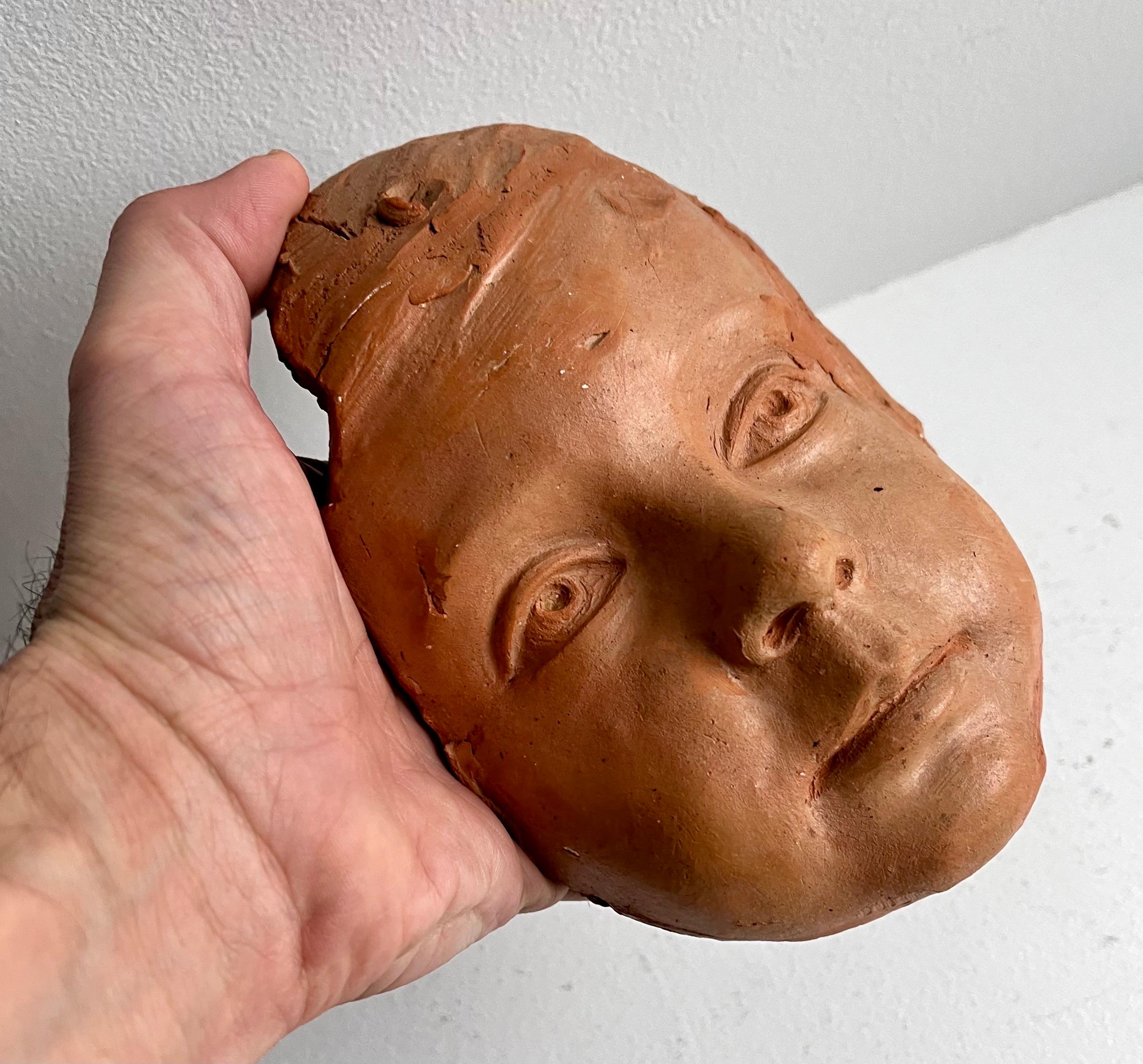Scultura da parete con volto di bambino dell'artista Eugene Canneel, Belgio in vendita 3