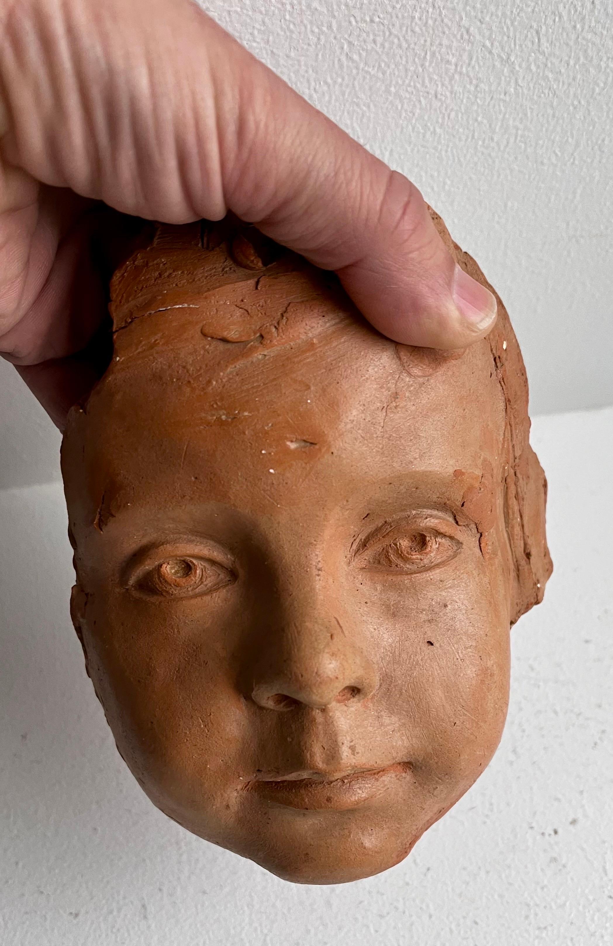 Scultura da parete con volto di bambino dell'artista Eugene Canneel, Belgio in vendita 6