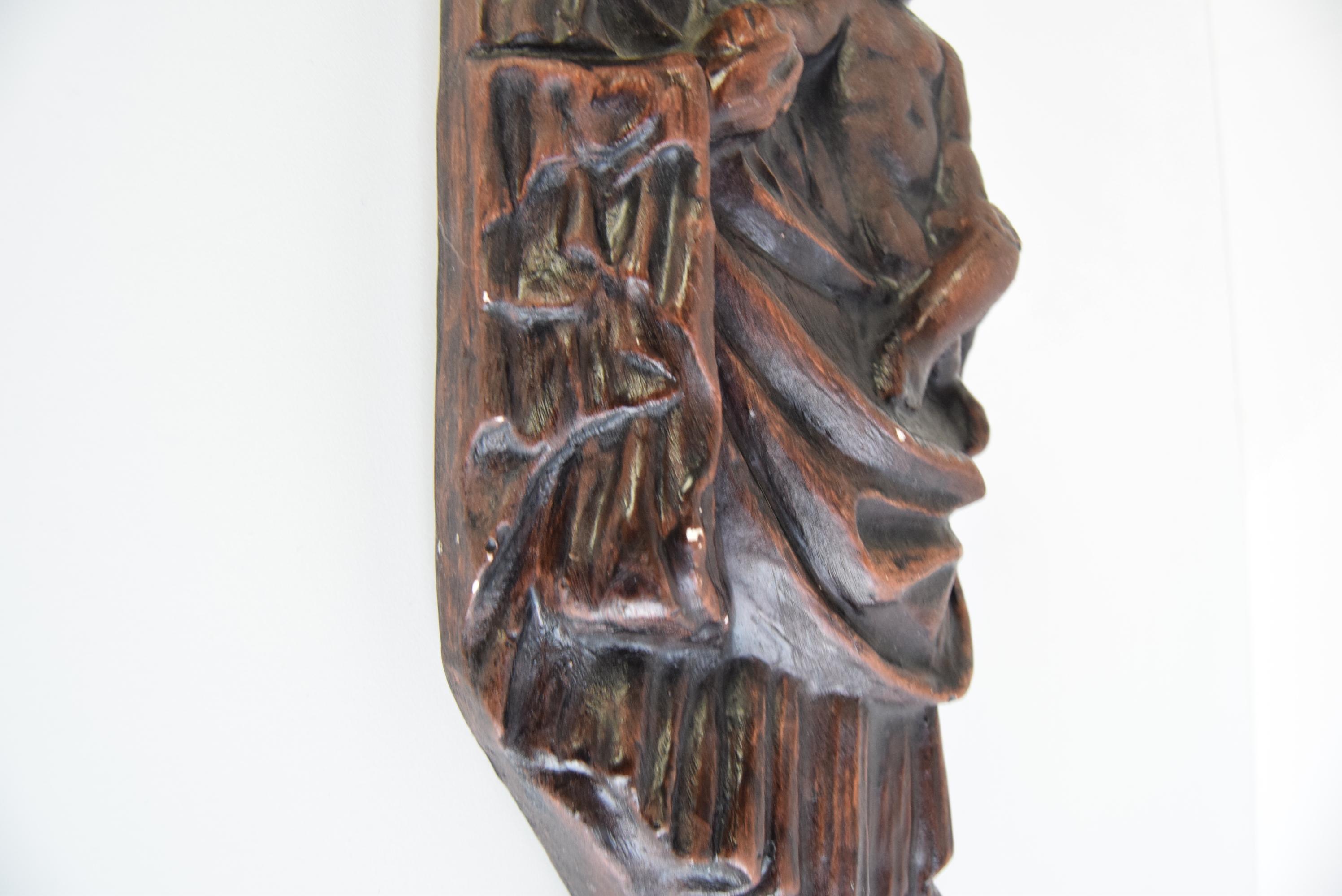 Intonaco Scultura murale della Madonna con Bambino, 1930 circa in vendita