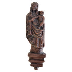 Scultura murale della Madonna con Bambino, 1930 circa