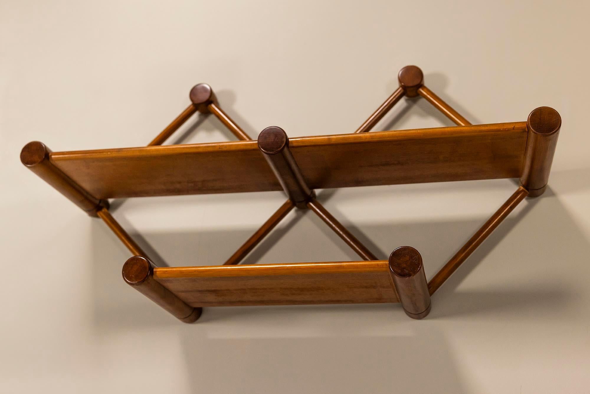 Estantería de pared con mesa auxiliar de acompañamiento en nogal, Italia Años 60 en venta 1