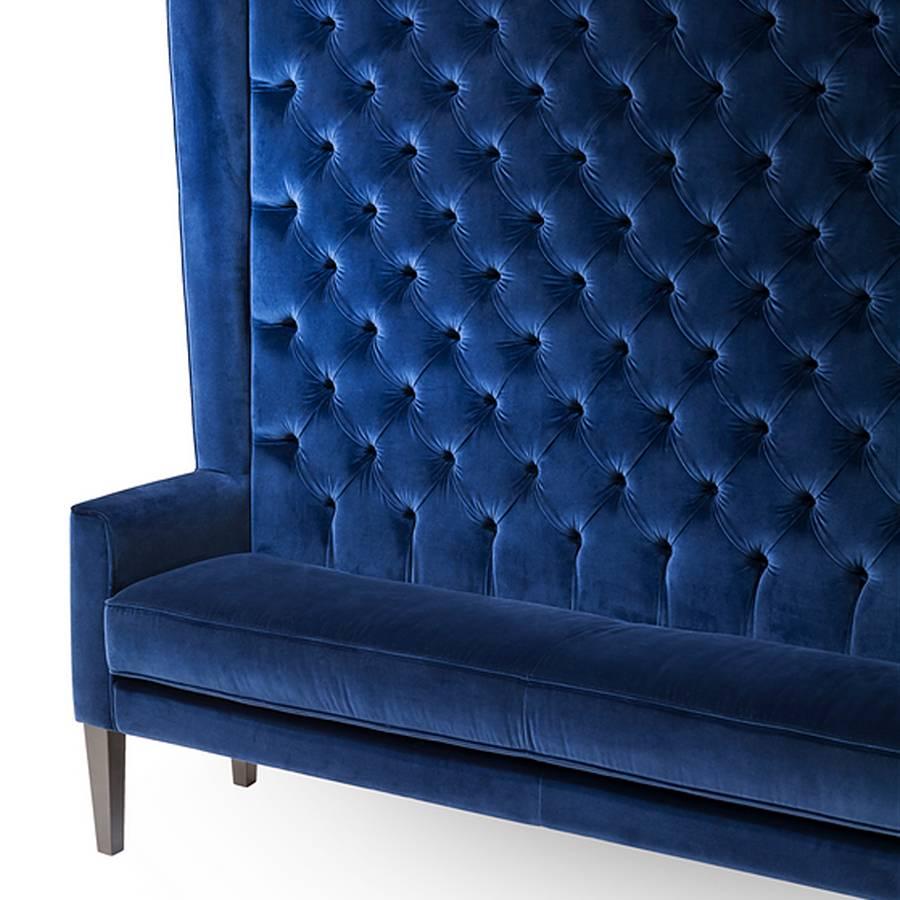 Wand Sofa Capitoniert mit rotem oder blauem oder grünem oder grünem Samt (Handgefertigt) im Angebot