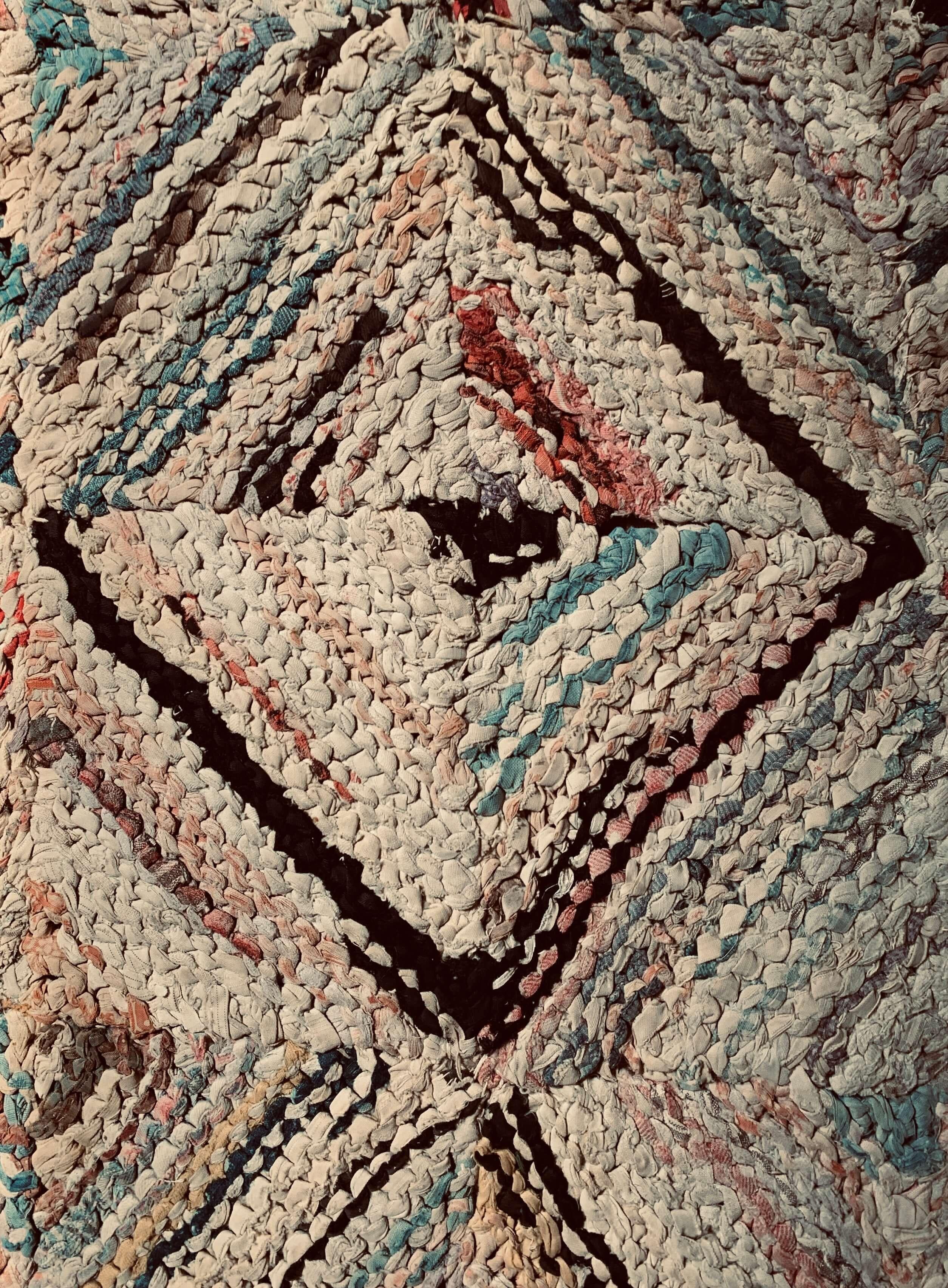 Arazzo da parete, Arte popolare francese, anni '50 In condizioni buone in vendita a L’ISLE-SUR-LA-SORGUE, FR