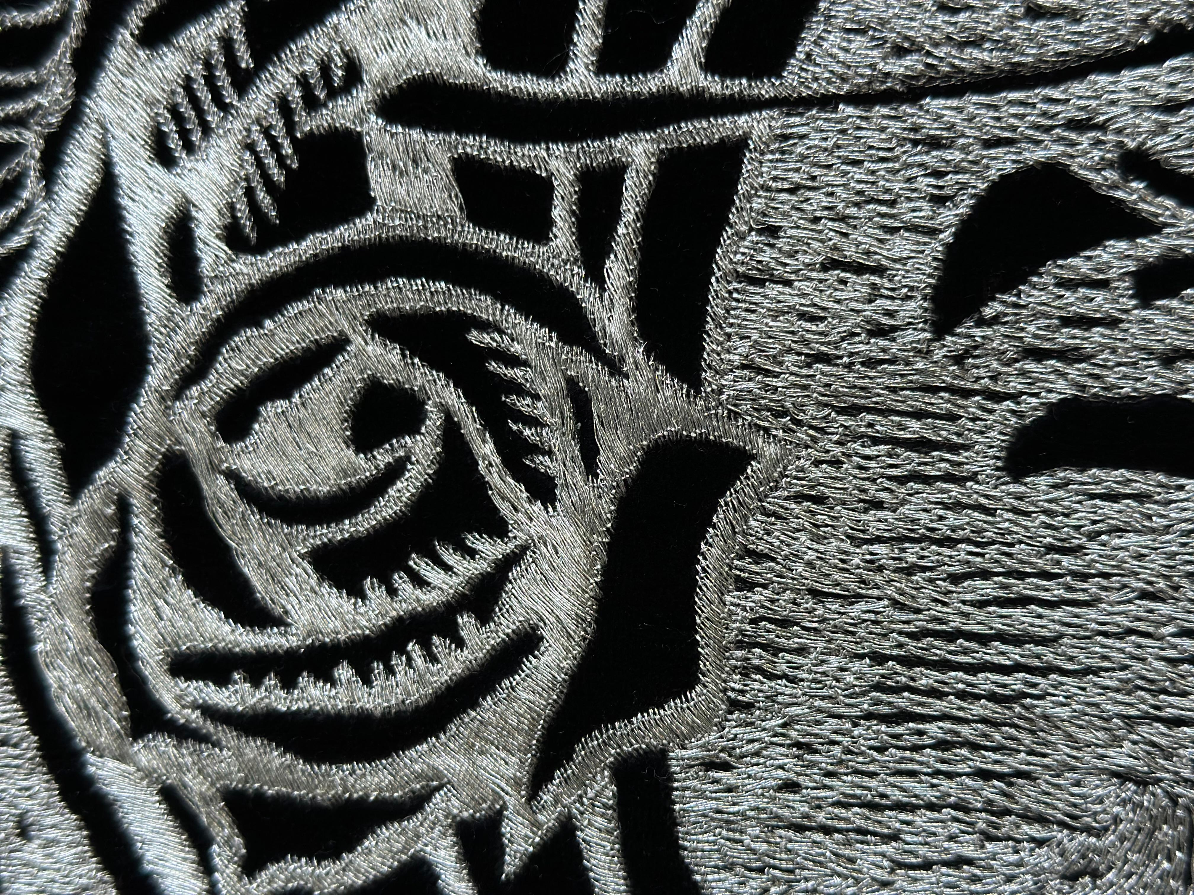 Wandteppich Silberne Stickerei, nach Meister und Margarita von Michael Bulgakov im Zustand „Hervorragend“ im Angebot in Hong Kong, HK