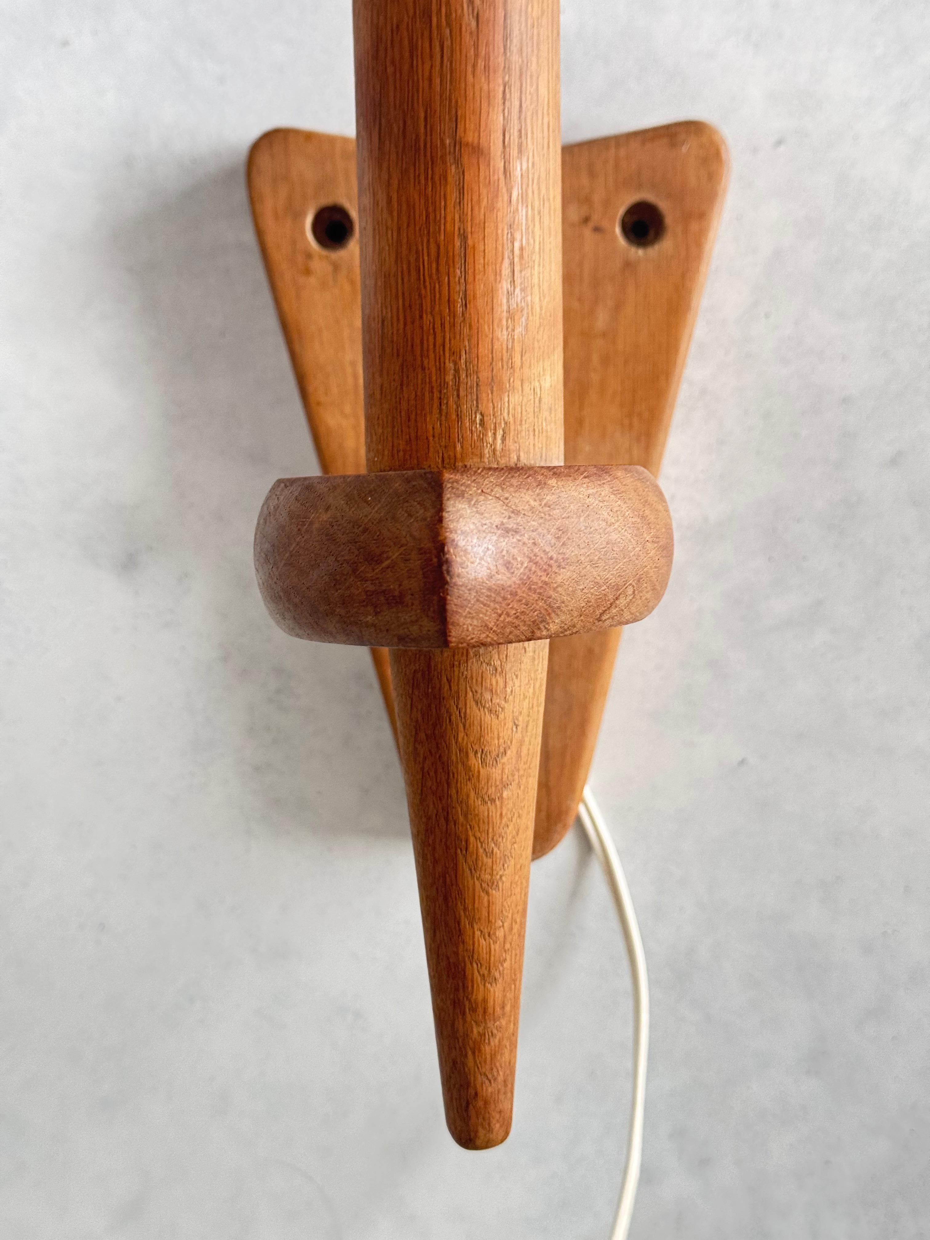 Wall torch Lamp in Solid Oak, Design by Guillerme et Chambron, France 1960s For Sale 3