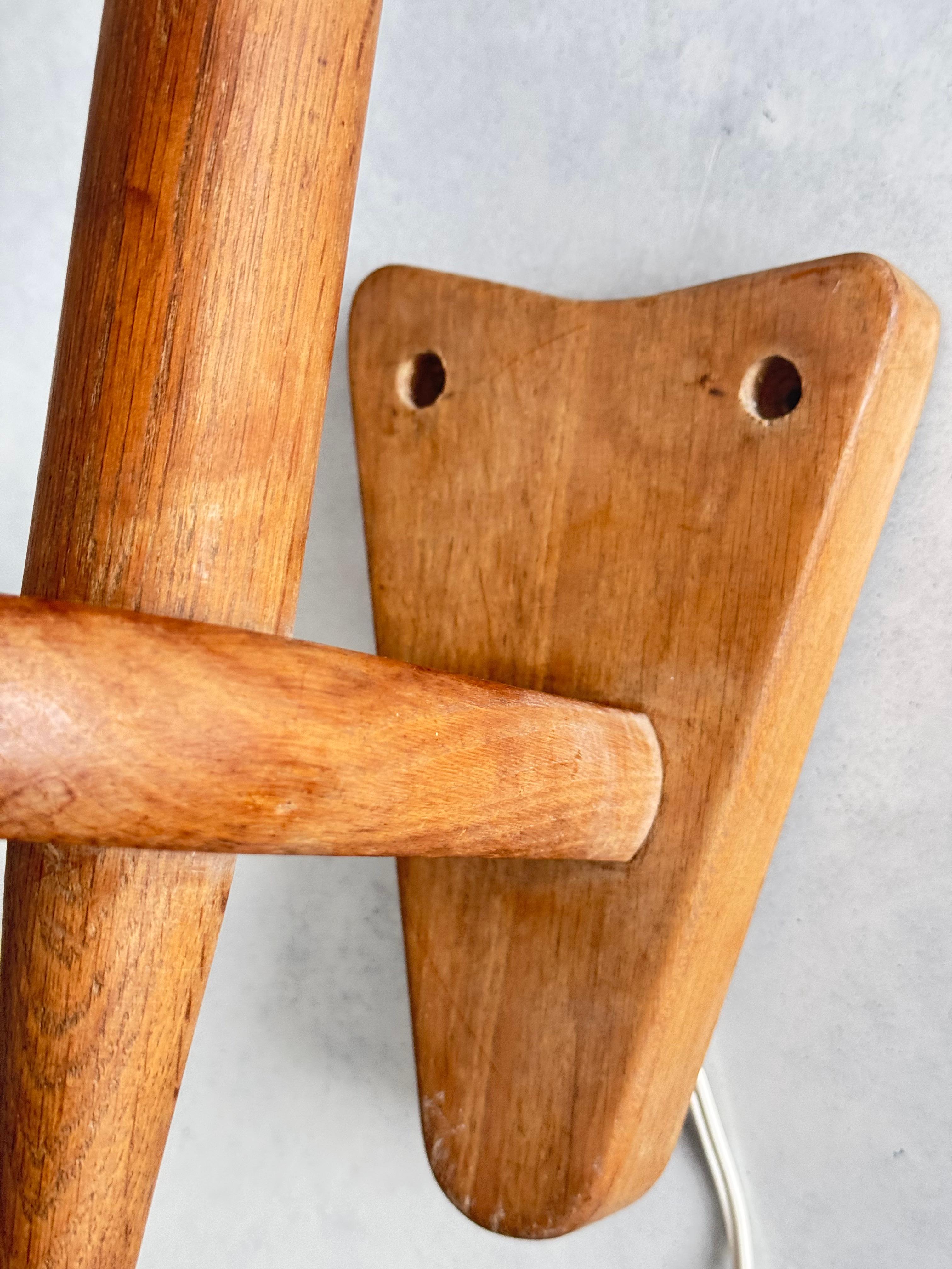 Wall torch Lamp in Solid Oak, Design by Guillerme et Chambron, France 1960s For Sale 4