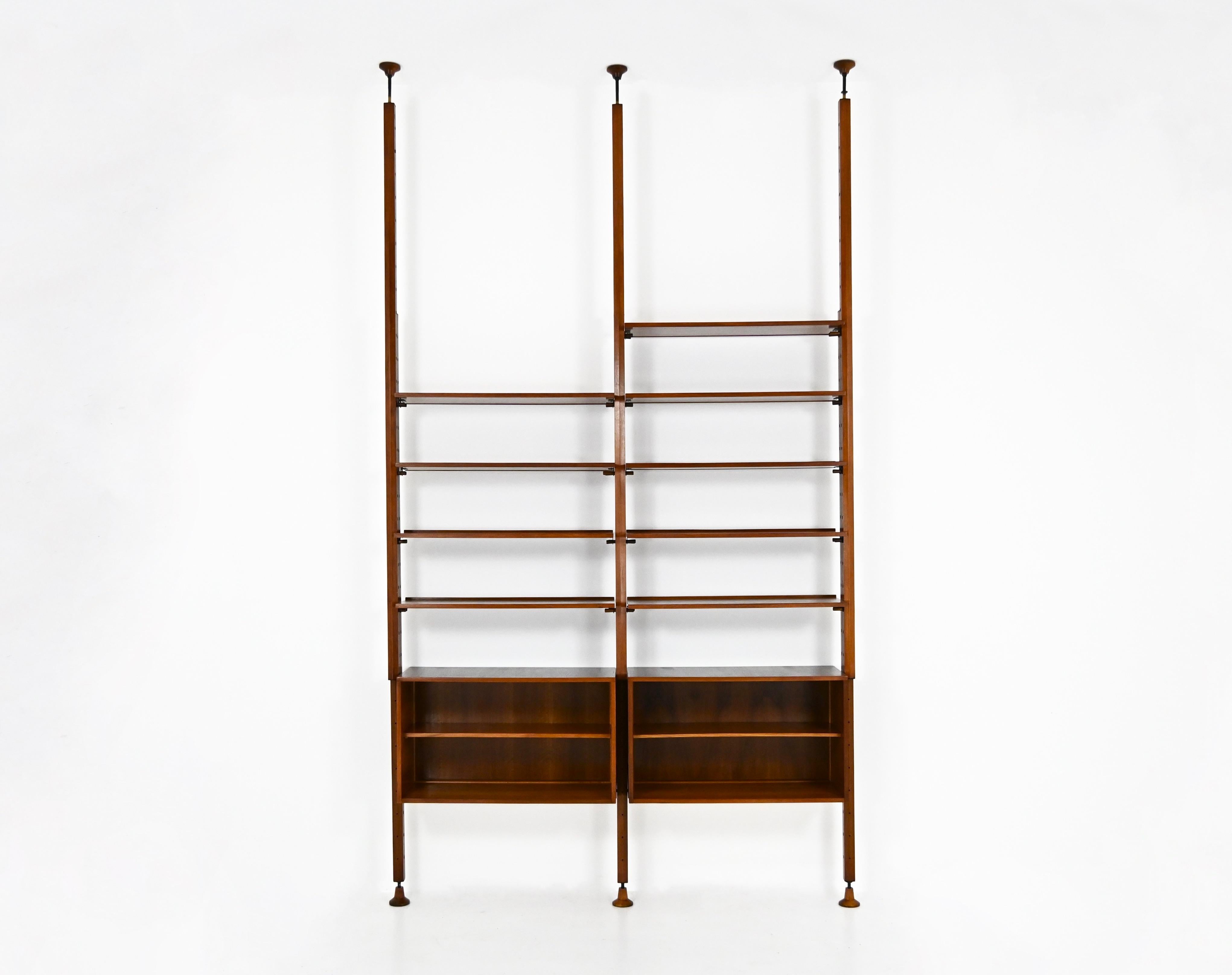 Mid-Century Modern Wall Unit by Leonardo Fiori for Isa Bergamo, 1960s For Sale