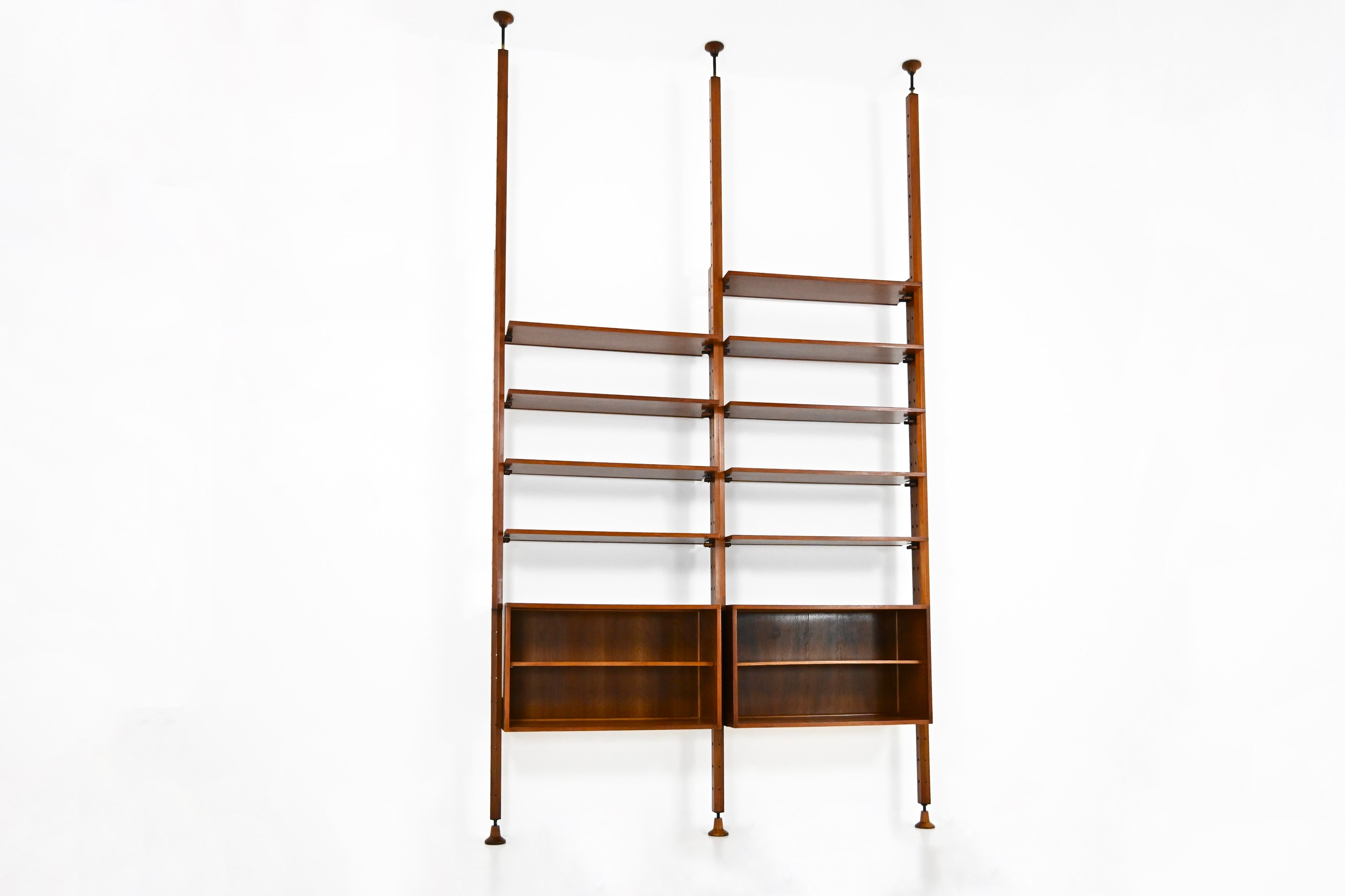 Italian Wall Unit by Leonardo Fiori for Isa Bergamo, 1960s For Sale