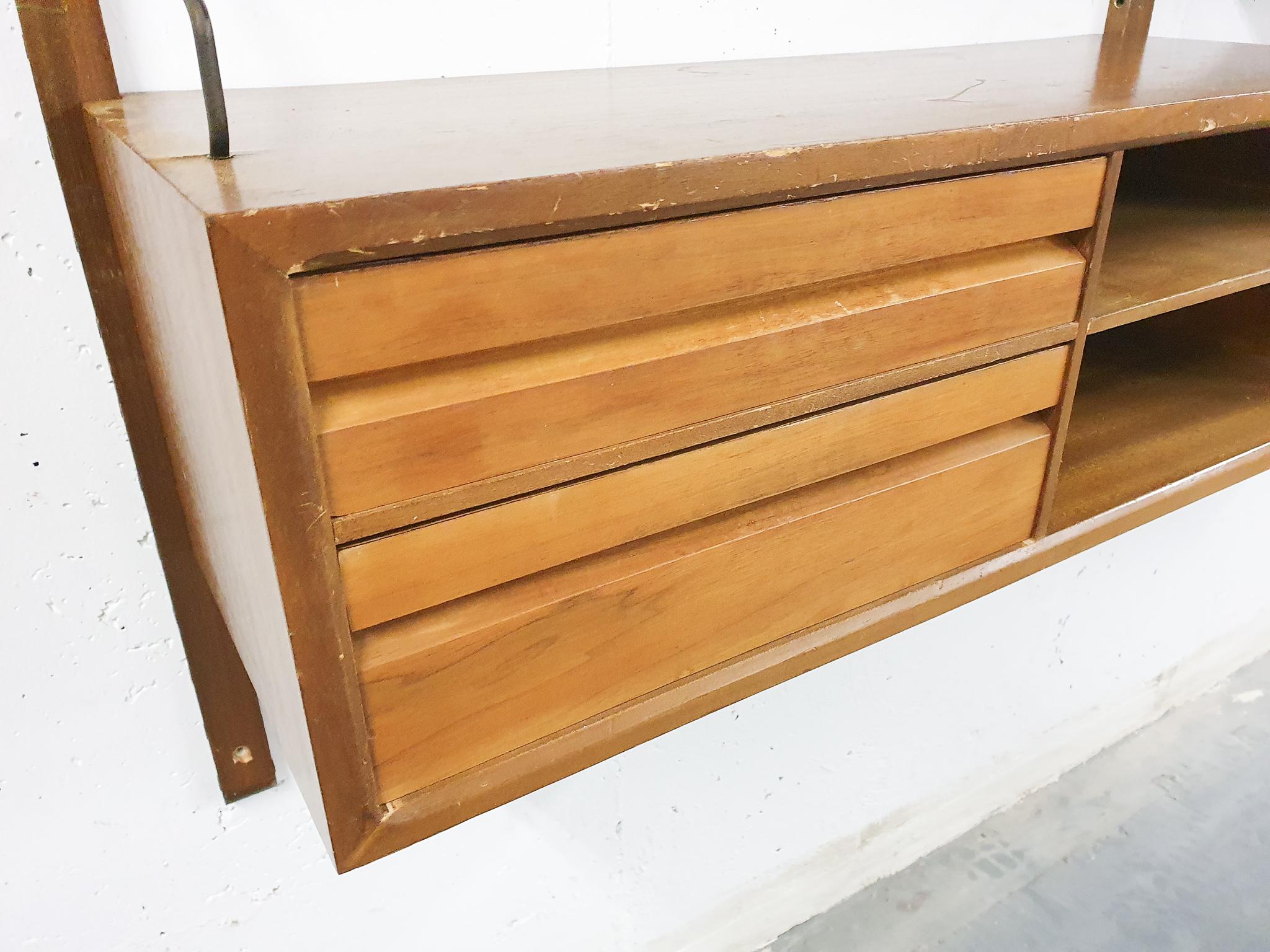 Mid-20th Century Wall Unit in Elmwood by Poul Cadovius for Royal System, Denmark, 1950s For Sale