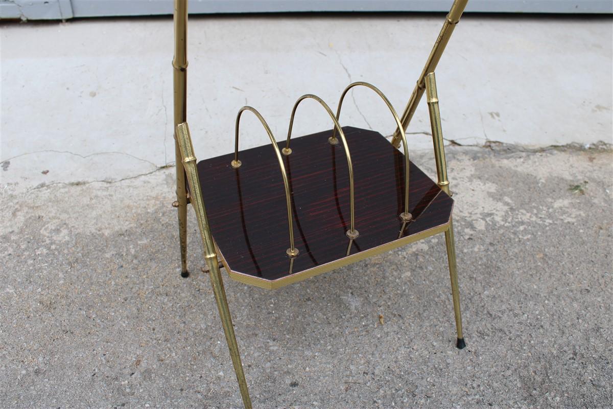 Wall Unit Midcentury Italian Design Brass and Wood Magazine Rack In Good Condition For Sale In Palermo, Sicily