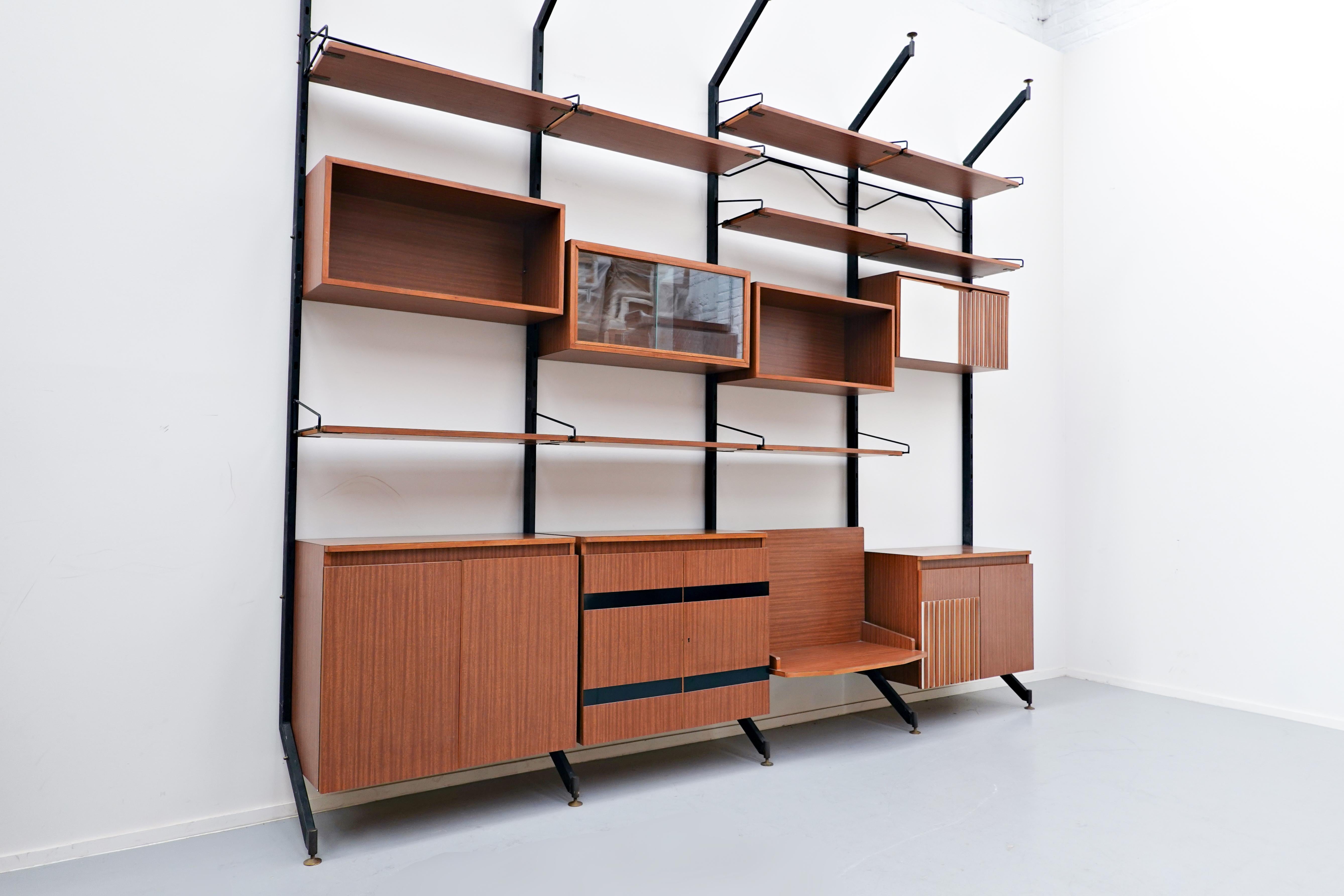 Wood Mid-Century Modern Italian Wall Unit Model ''Urio'' by Ico Parisi for MIM, 1960s For Sale