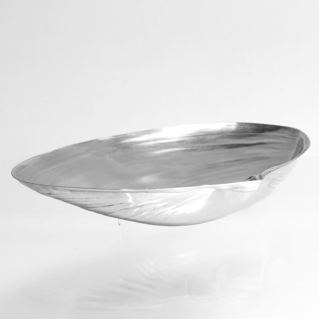 Wallace Figural Sterling Silver Clam Shaped Bowl No. 393 In Good Condition For Sale In Philadelphia, PA