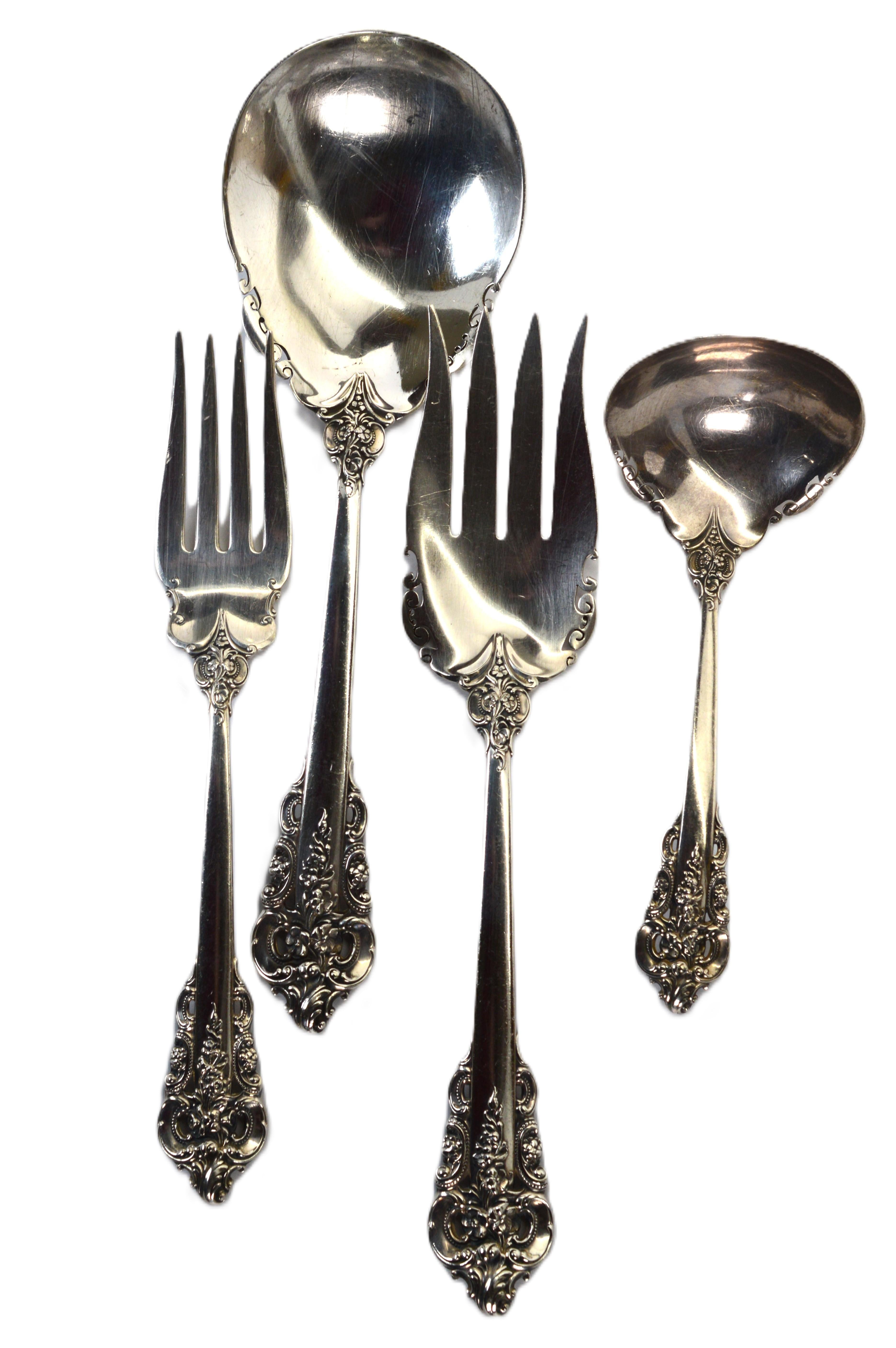 Wallace Grand Baroque Sterling Silver Servizio di posate 7P per 12 persone con utensili In condizioni buone in vendita a Mount Kisco, NY