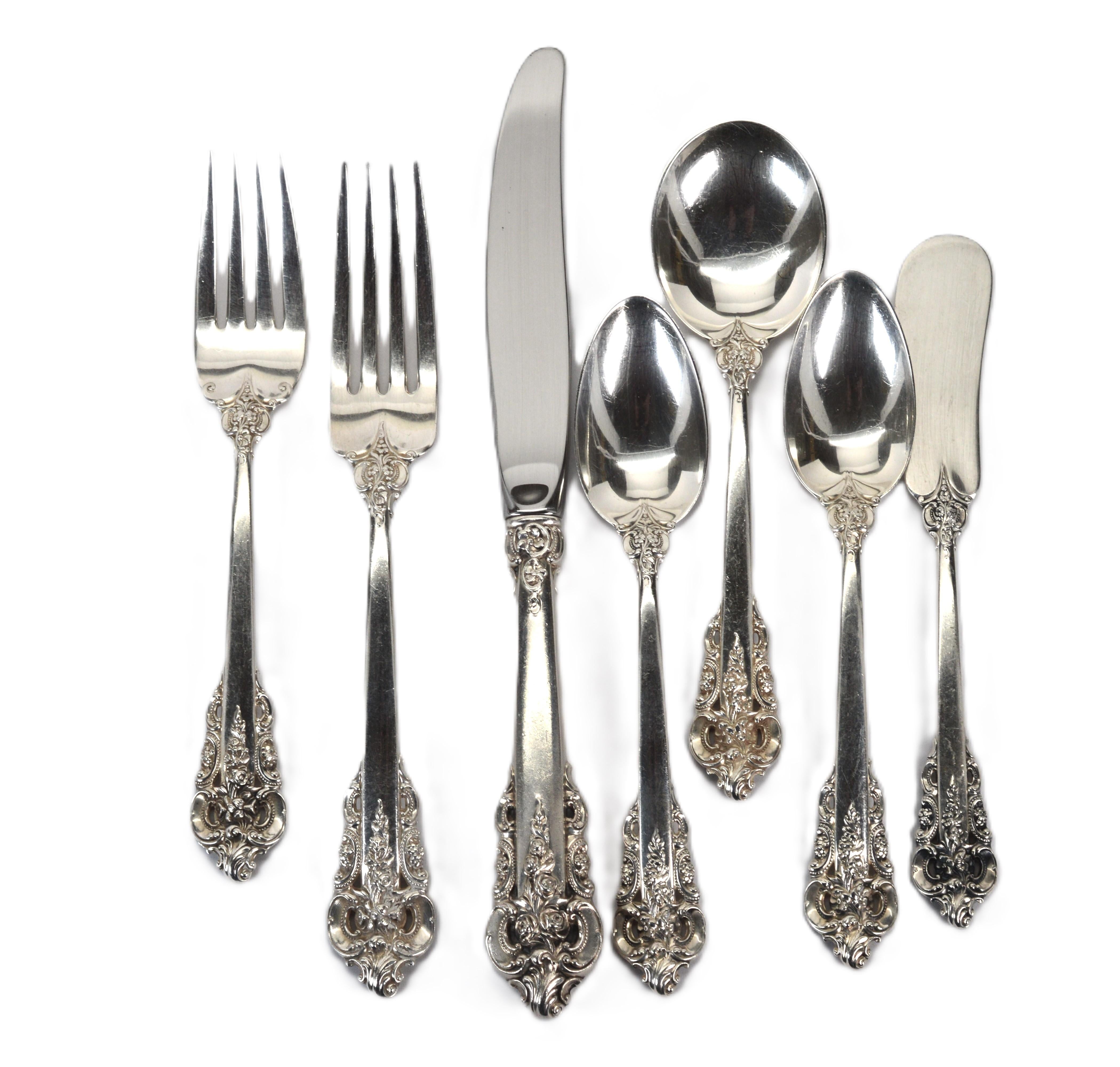 Wallace Grand Baroque Sterling Silver Servizio di posate 7P per 12 persone con utensili in vendita 2