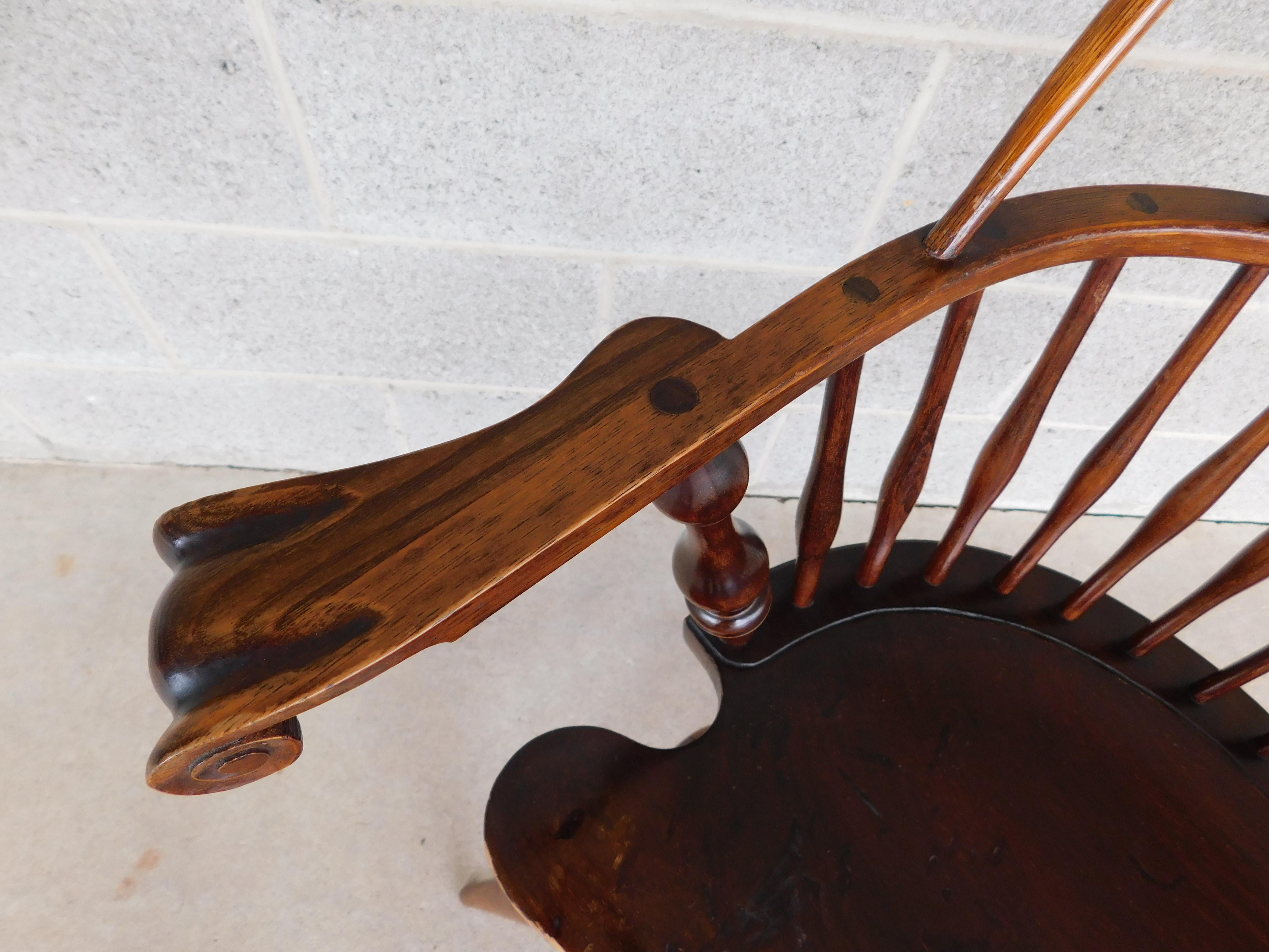 Wallace Nutting #408 Bow Back Windsor Arm Chair In Good Condition In Parkesburg, PA