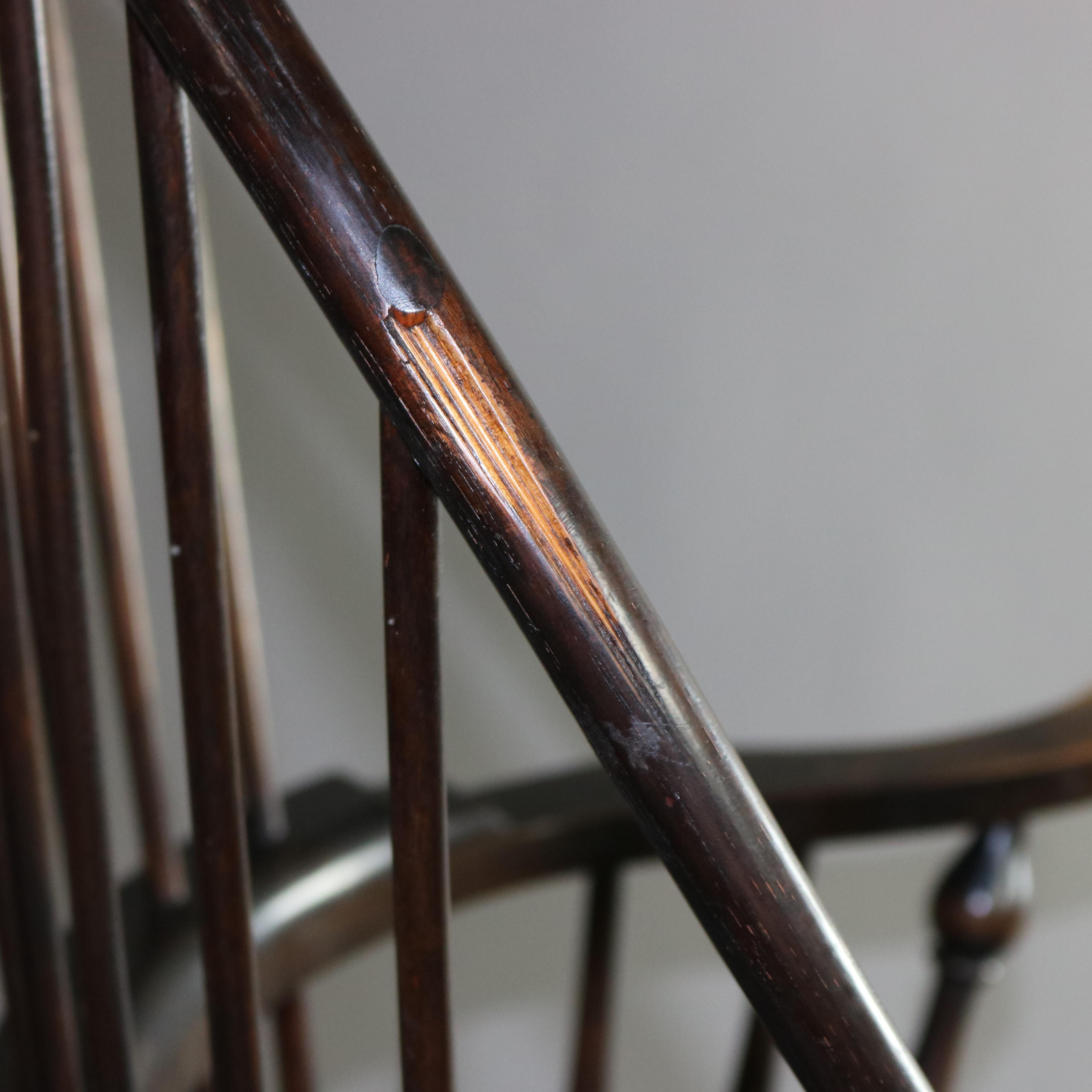 Wallace Nutting Americana Handmade Fan-Back Oak Windsor Chairs, 20th Century 8