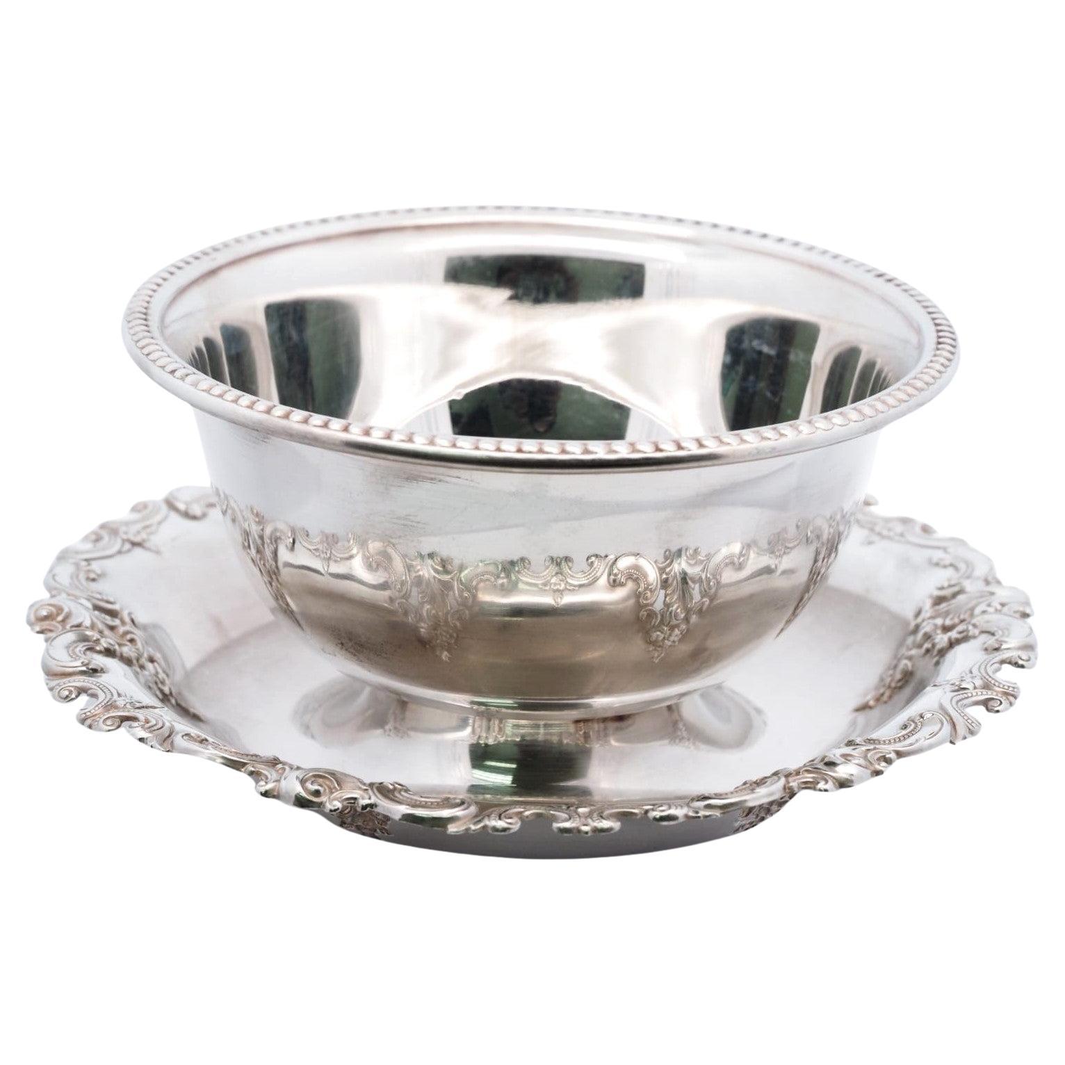 Wallace Silversmiths Grand Baroque Vintage Sterling Silver Gravy Bowl 4995 For Sale