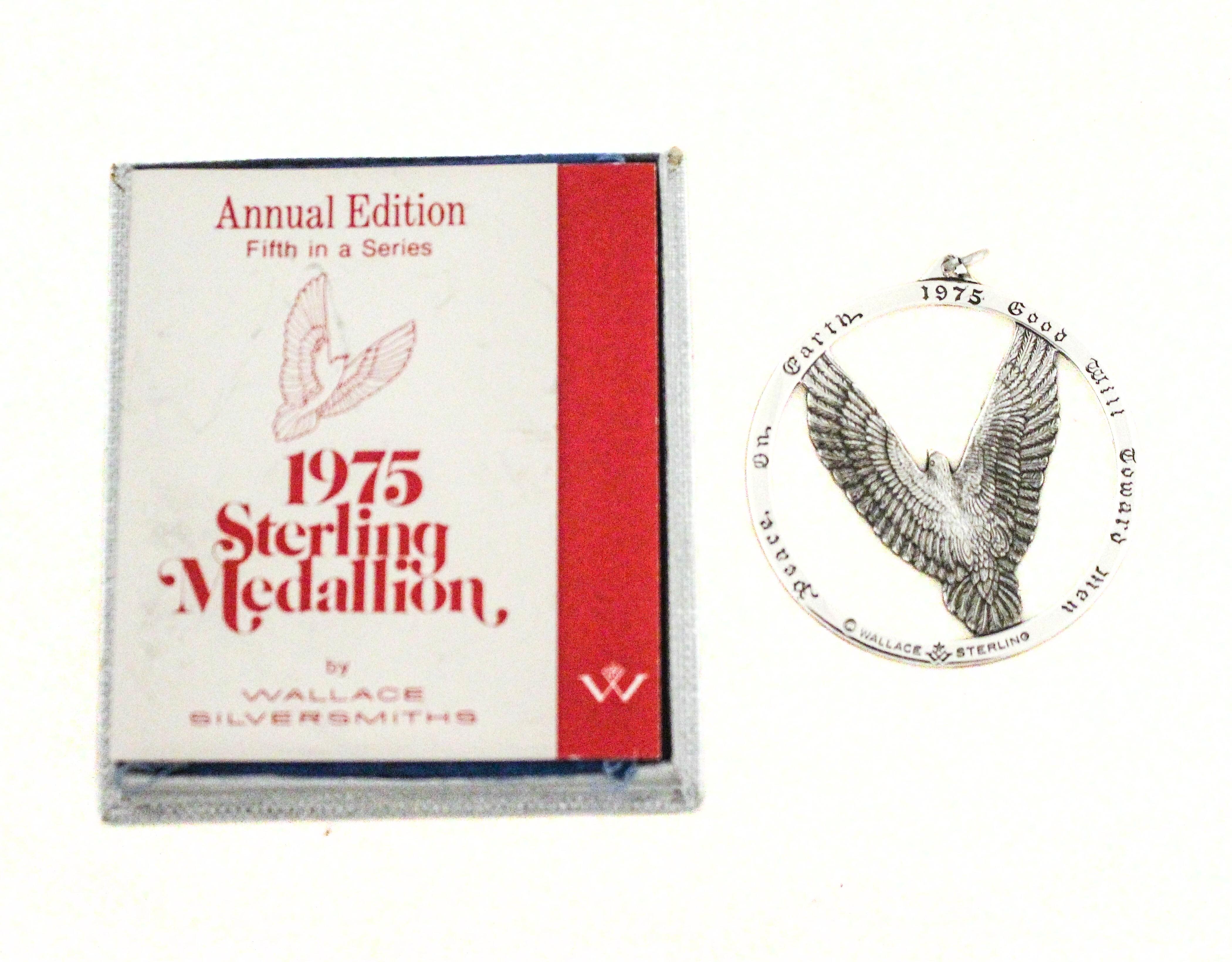 Americano Medaglione di Natale in argento sterling di Wallace Silversmiths - 1975 (Quinto nella serie An in vendita