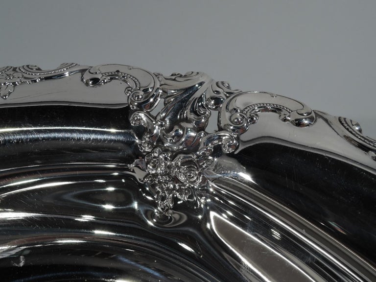 Wallace Sterling Silver Serving Bowl in Classic Grande Baroque Pattern For Sale at 1stDibs