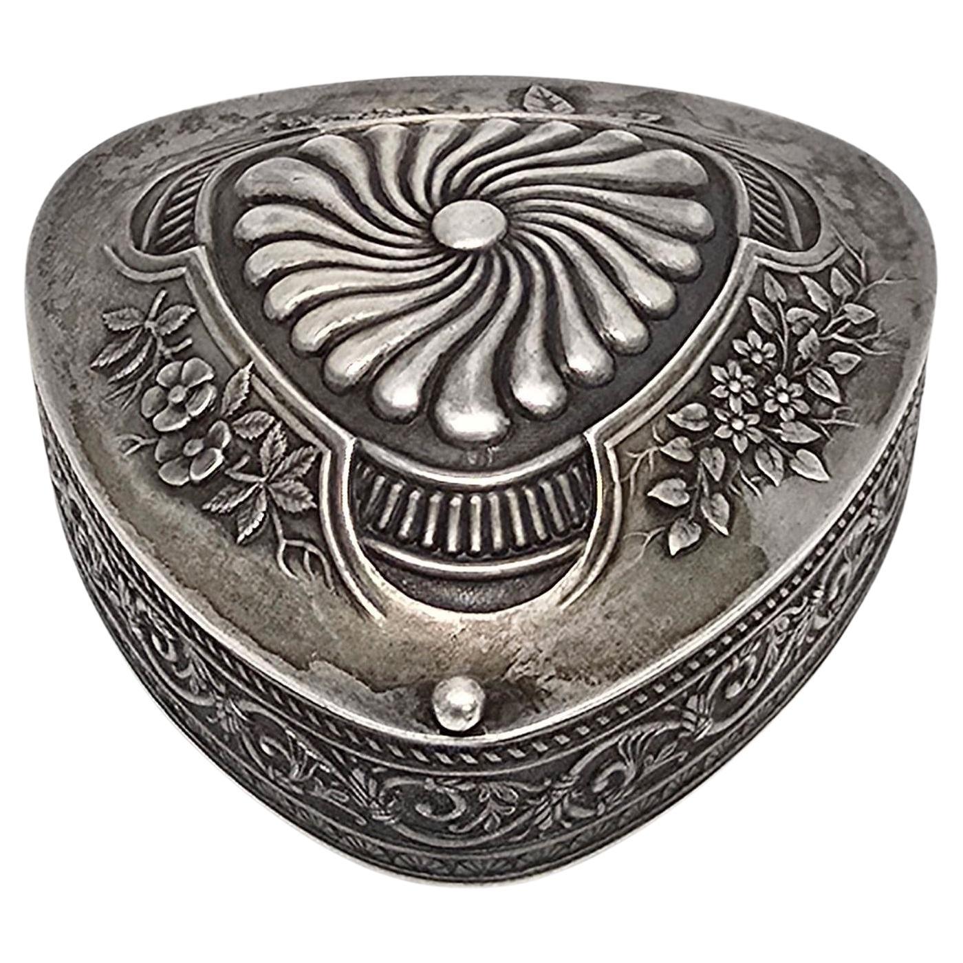 Wallace Sterling Silver Triangle Trinket Box #22834 For Sale