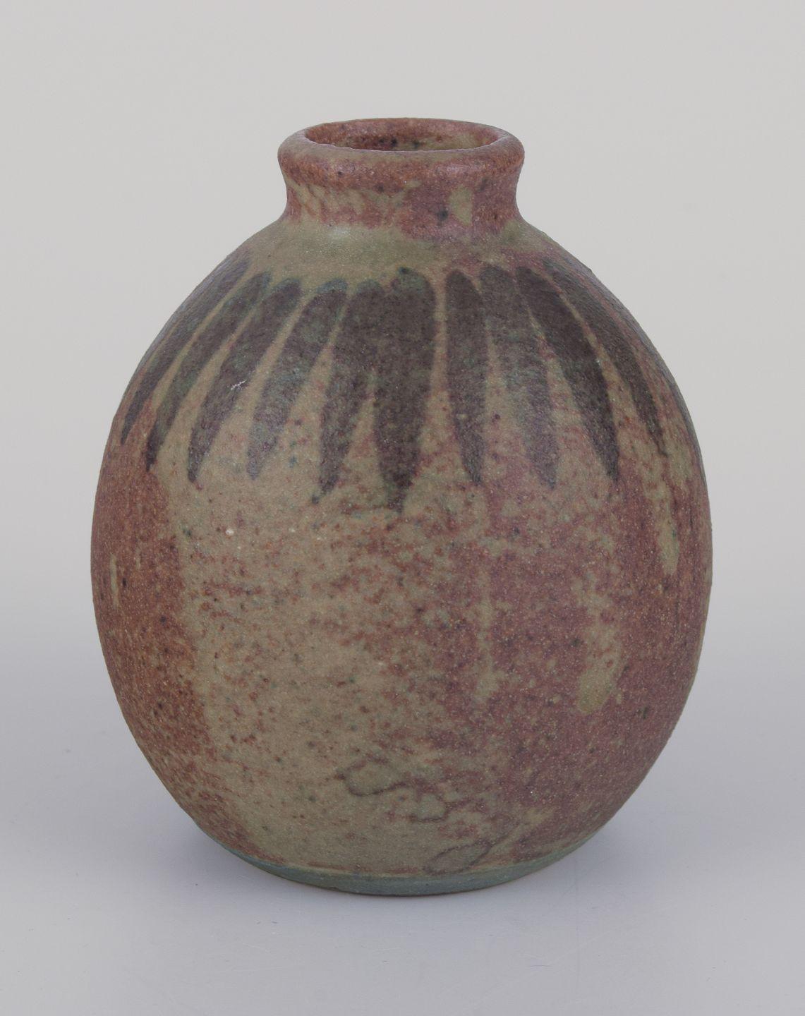 Vernissé Wallåkra et divers céramistes suédois. Quatre vases miniatures en céramique. en vente