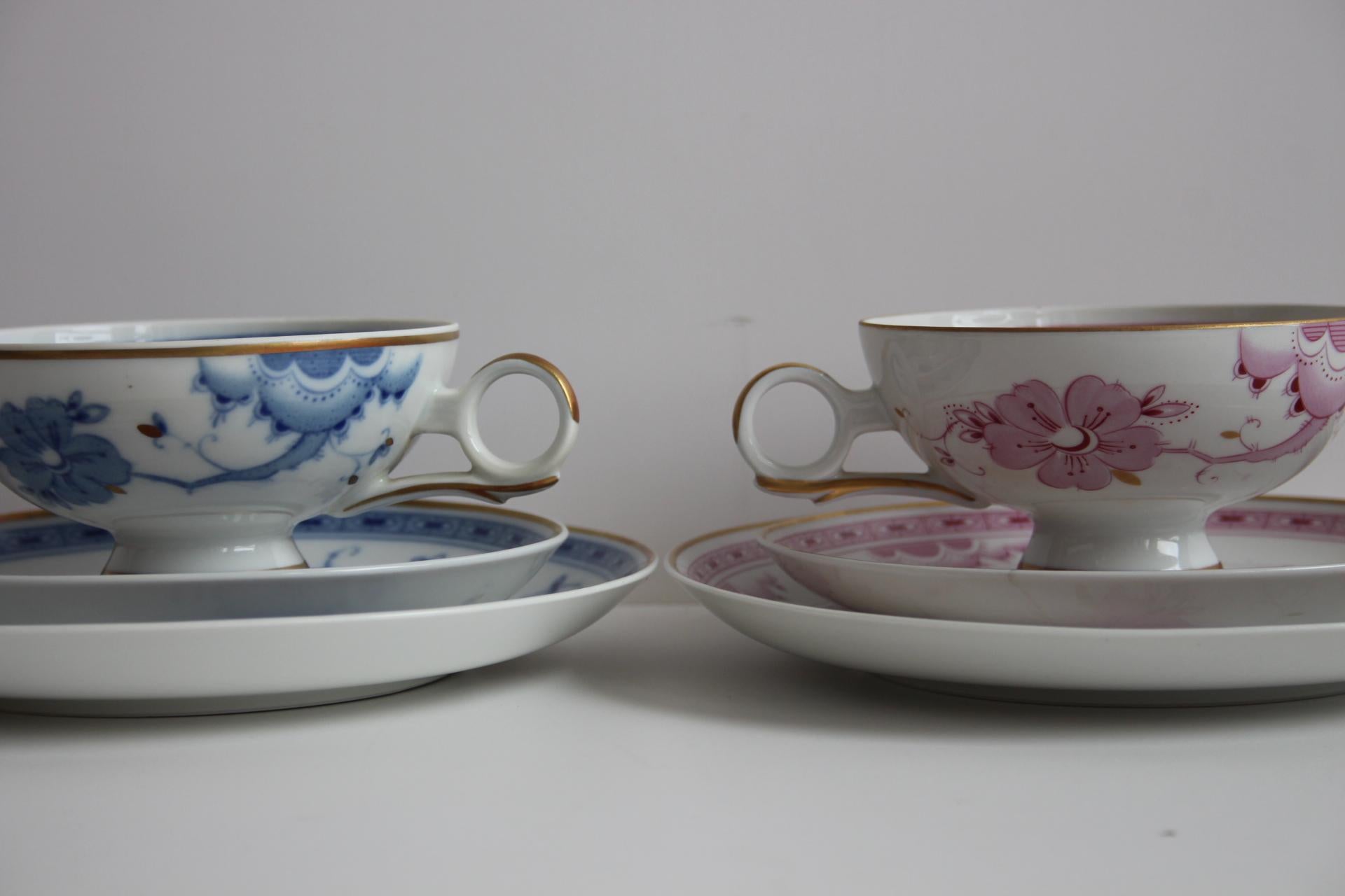 Un raro e bellissimo set da tè da sei pezzi della stimata manifattura di porcellana Wallendorf, risalente all'epoca della DDR. Questo delizioso set comprende due coperti completi a tema, ciascuno composto da una tazza da tè, un piattino coordinato e