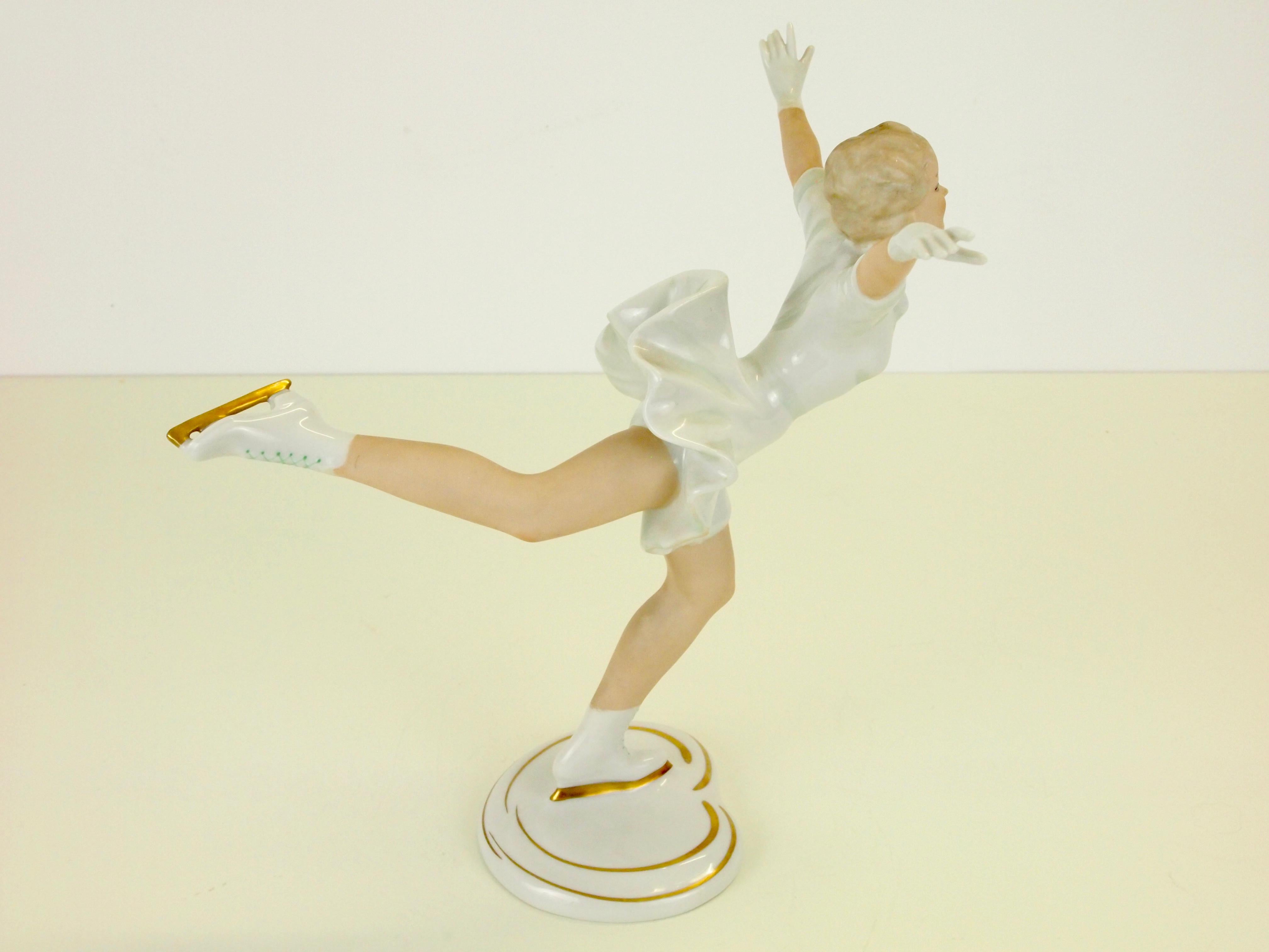 Wallendorf Midcentury German Porcelain Figurine Depicting a Figure Skater For Sale 1