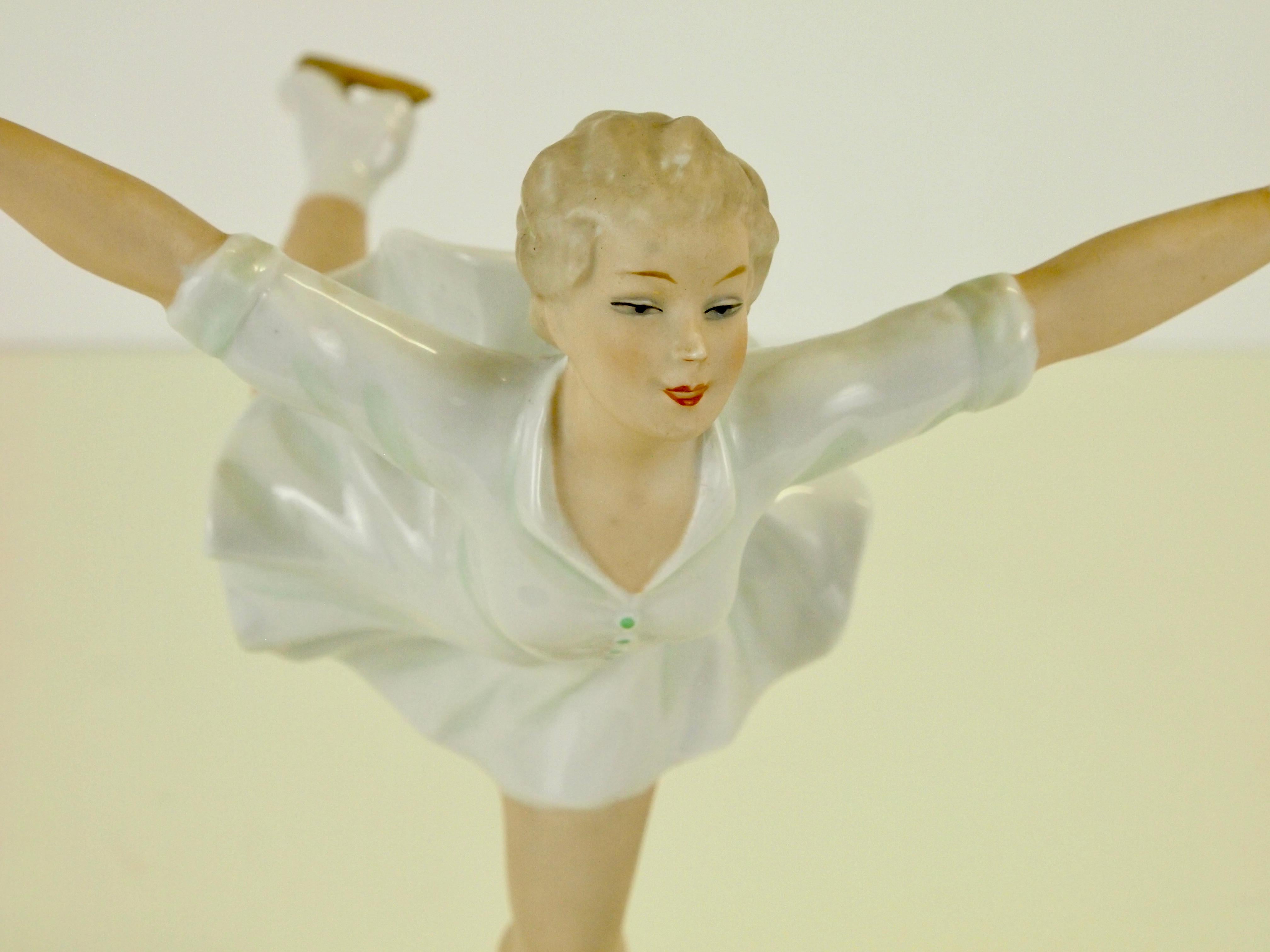 Wallendorf Midcentury German Porcelain Figurine Depicting a Figure Skater For Sale 2