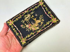 Wallet in moiré silk faille embroidered with chinoiserie motifs - France C.1780