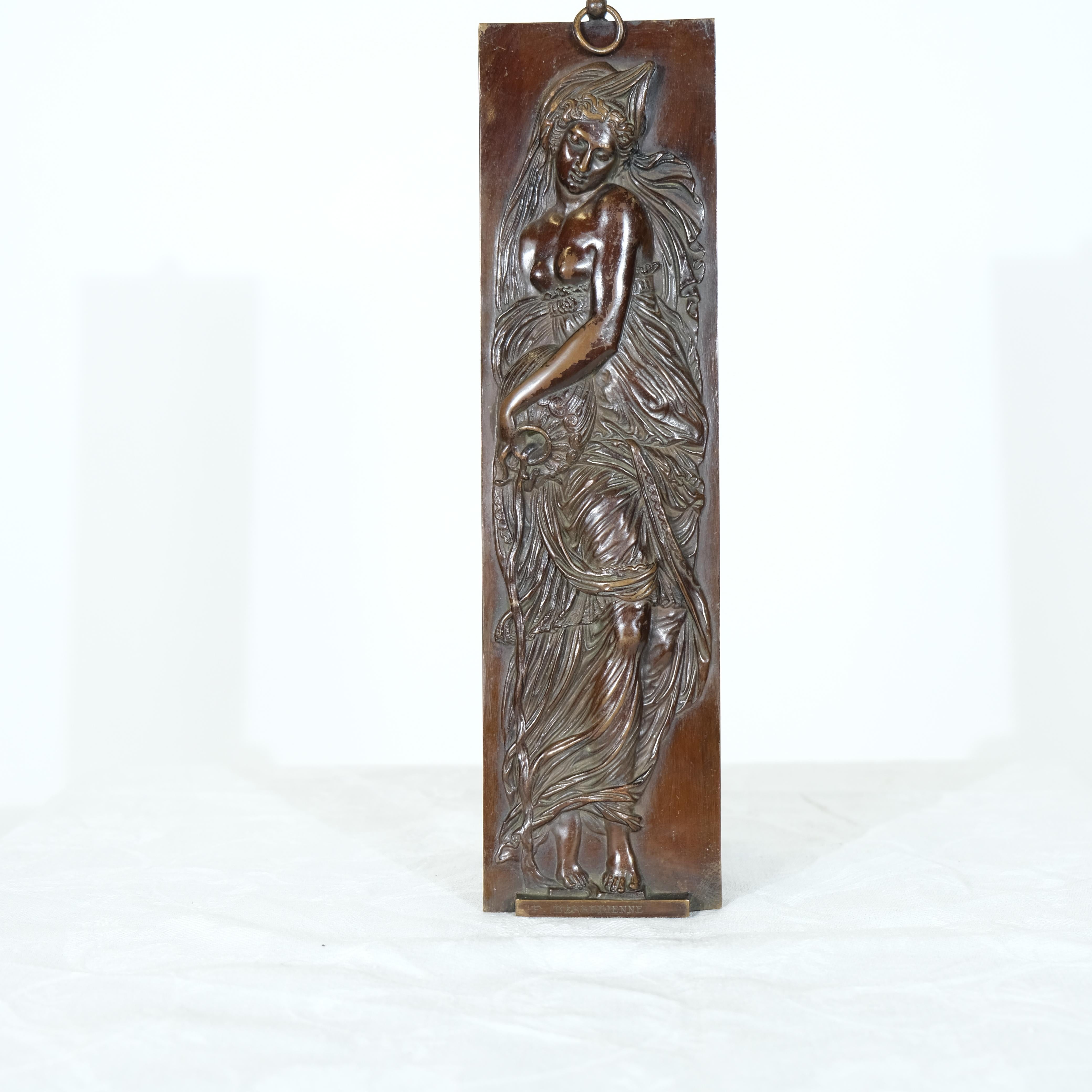 Wandgehangene Bronzeplakette signiert Barbedienne, spätes 19. Jahrhundert (Art nouveau) im Angebot