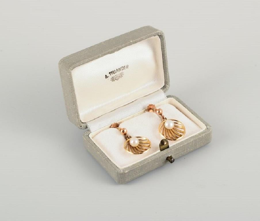 Wallins, Sweden, Pair of Earrings in 14 Carat Gold with Cultured Pearls In Excellent Condition For Sale In bronshoj, DK
