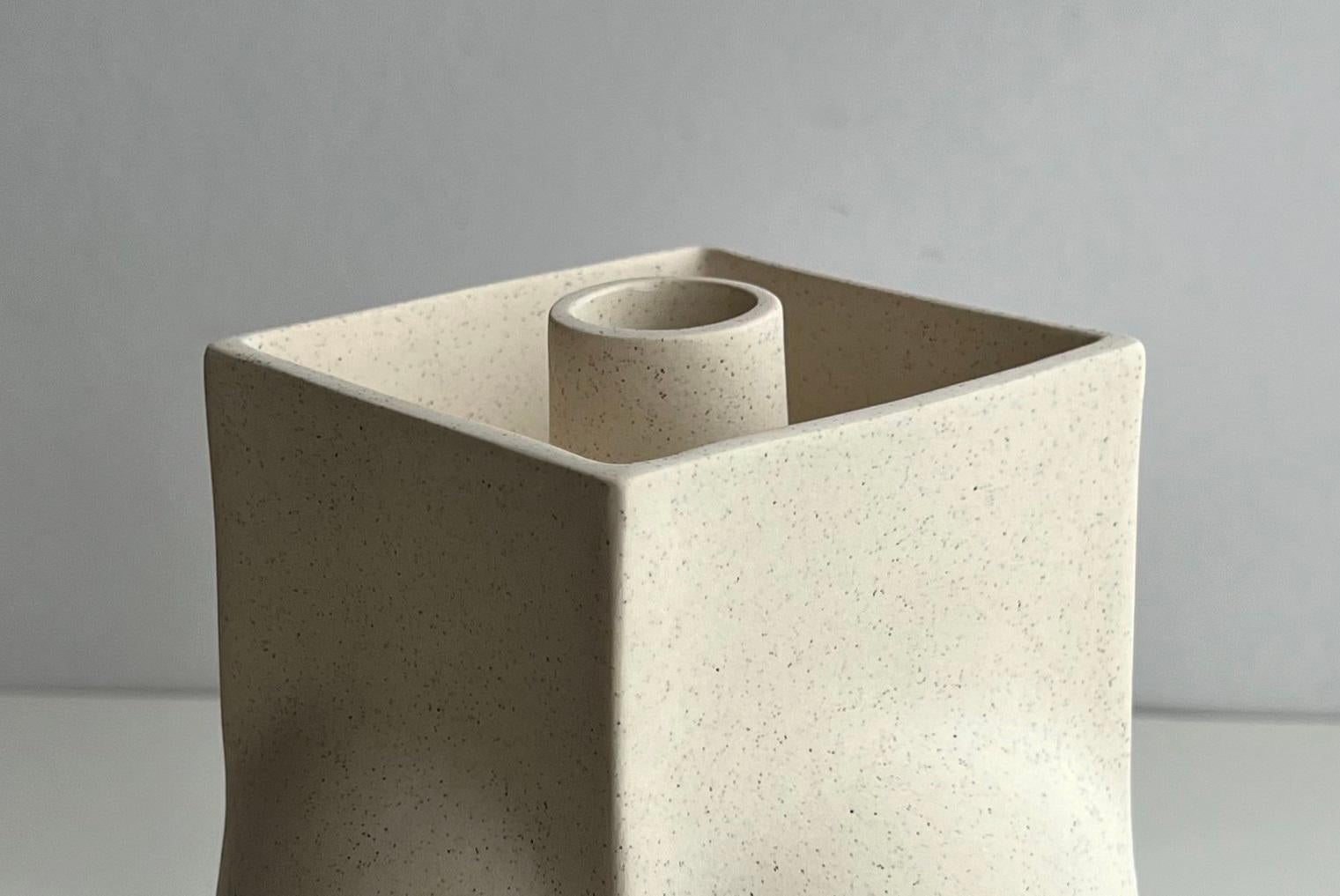 Recipiente escultórico Walls de Karin Amdal Posmoderno en venta